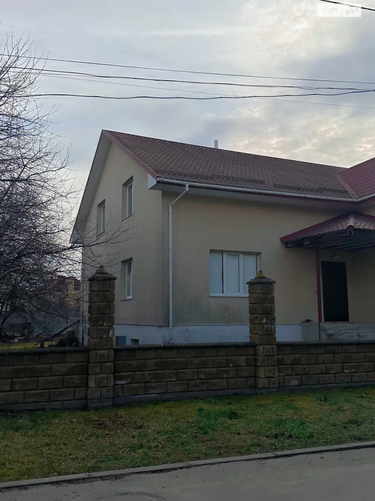 Продається будинок 3 поверховий 287 кв. м з балконом, цена: 175000 $