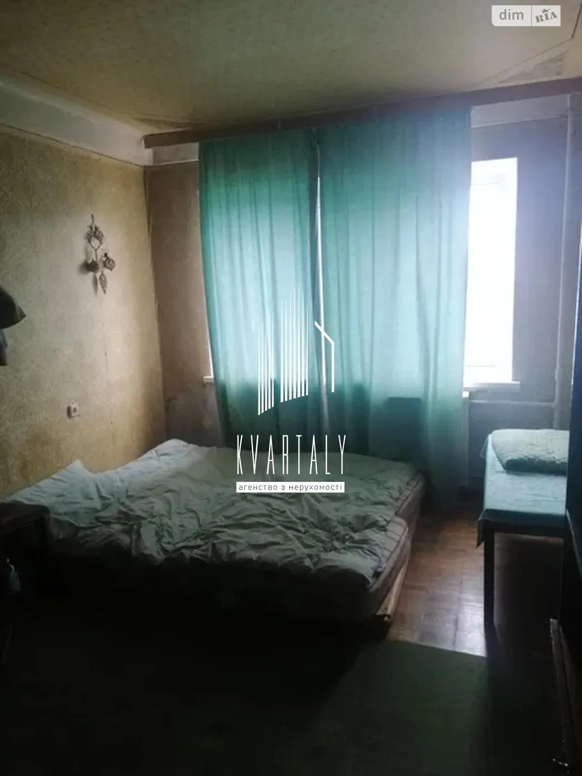 Продается 3-комнатная квартира 61 кв. м в Киеве, просп. Воскресенский(Перова), 40