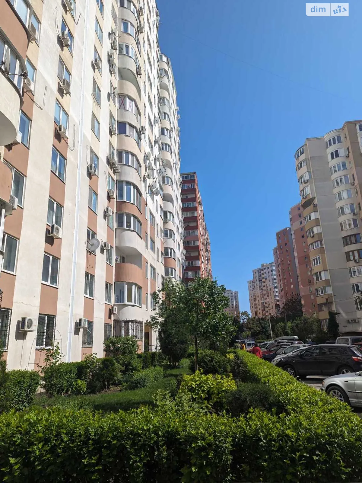 Продается 1-комнатная квартира 40 кв. м в Одессе, мас. Радужный, 1 - фото 1