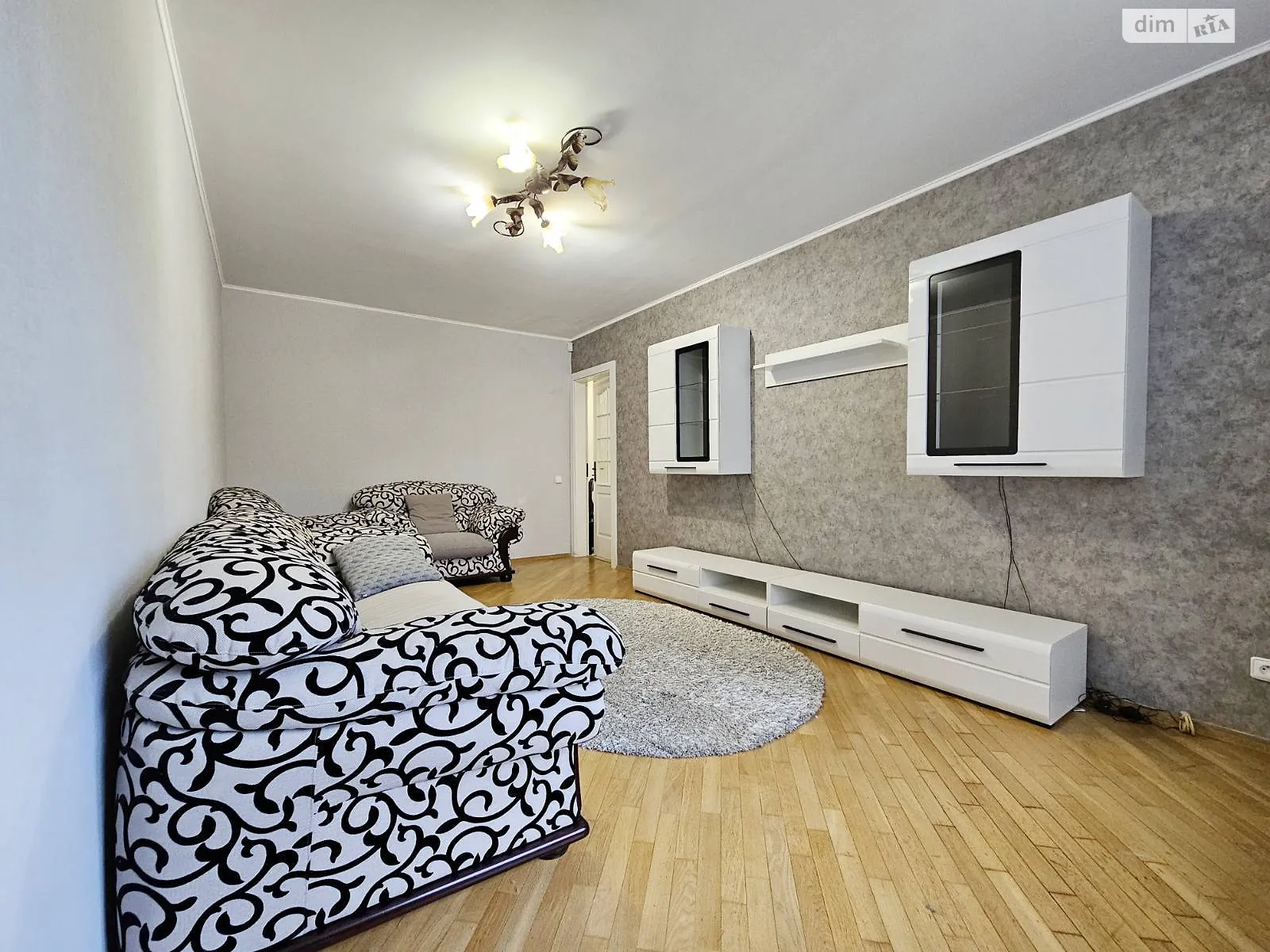 Продается 3-комнатная квартира 68.7 кв. м в Львове, ул. Смелых