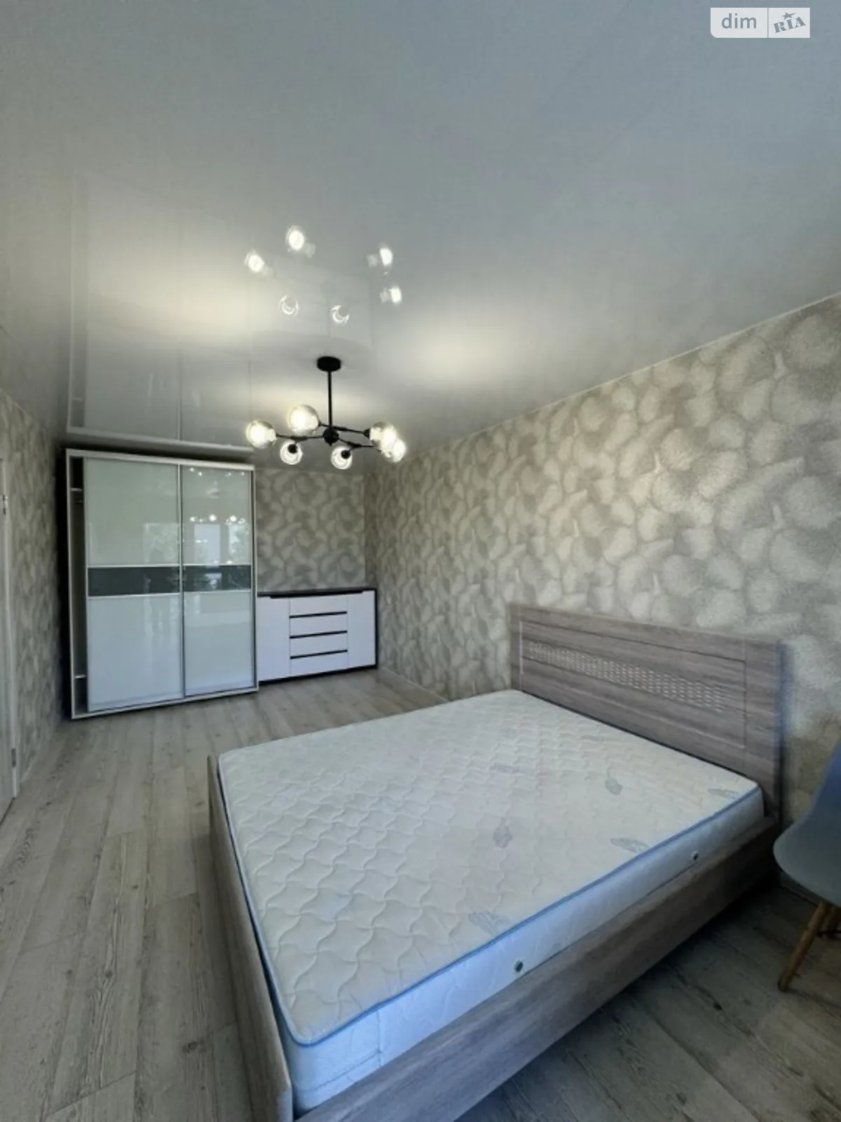 Продается 2-комнатная квартира 44 кв. м в Днепре, ул. Галины Мазепы(Ковалевской Софии), 80