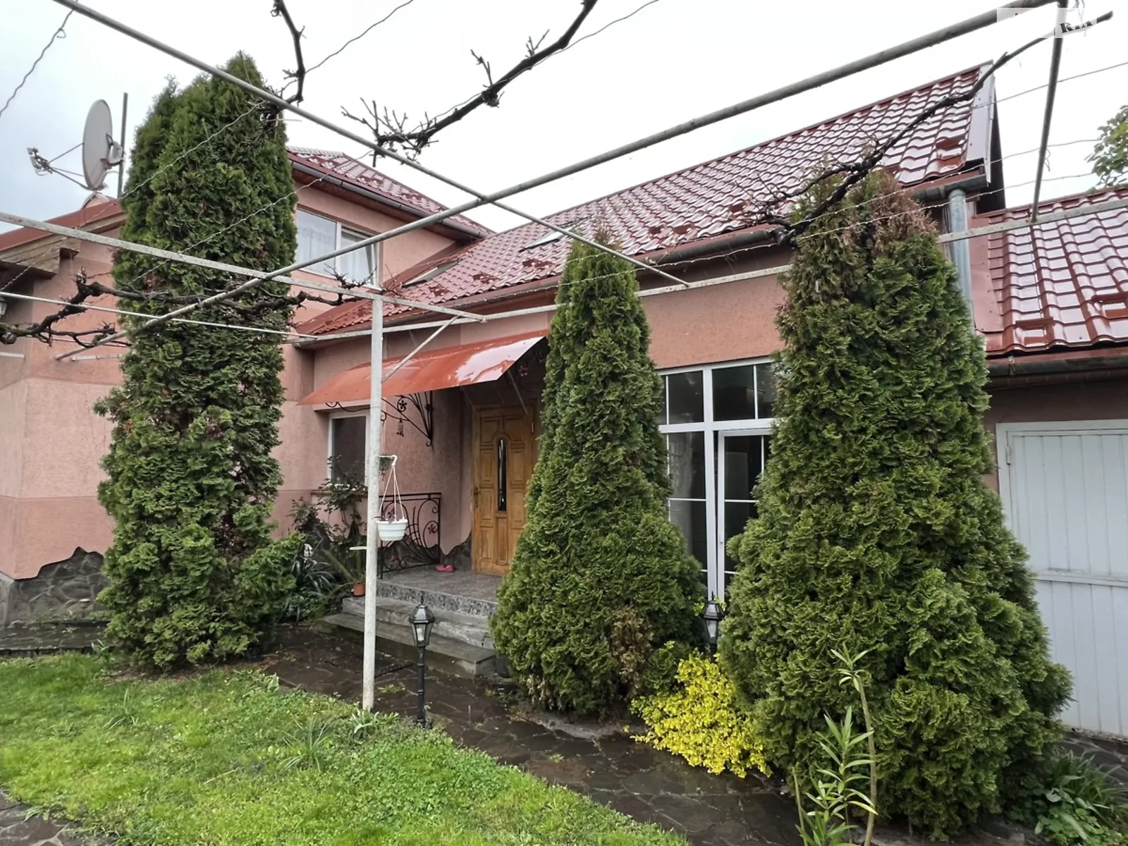 Продається одноповерховий будинок 204 кв. м з гаражем, цена: 107000 $