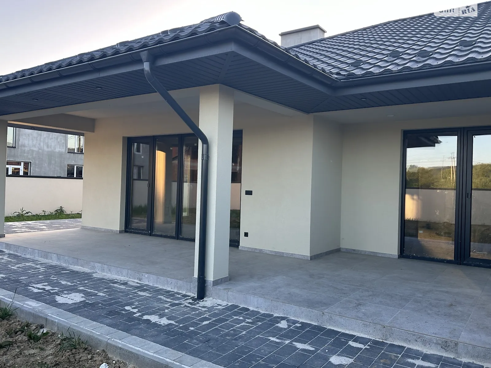 Продається одноповерховий будинок 103 кв. м з каміном, цена: 150000 $ - фото 1