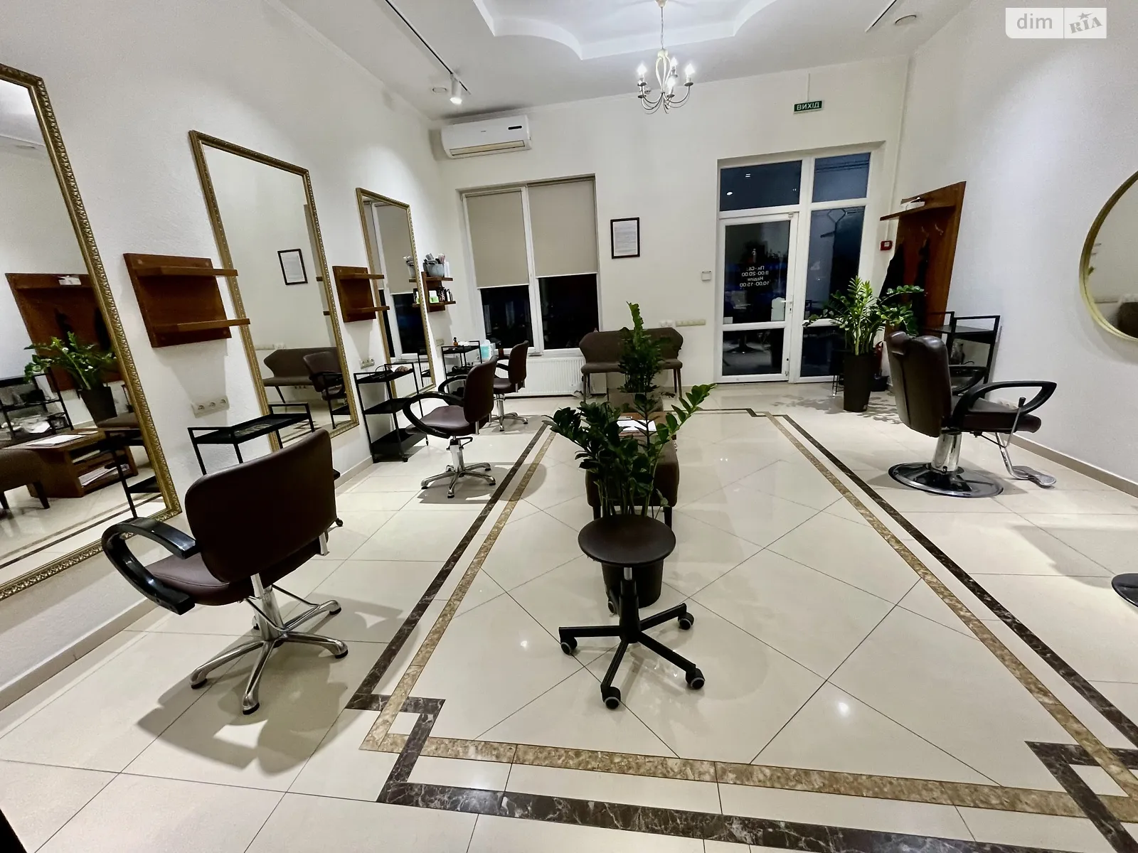 вул. Богомольця, 22 Новий Ужгород ЖК Сакура, цена: 180000 $ - фото 1