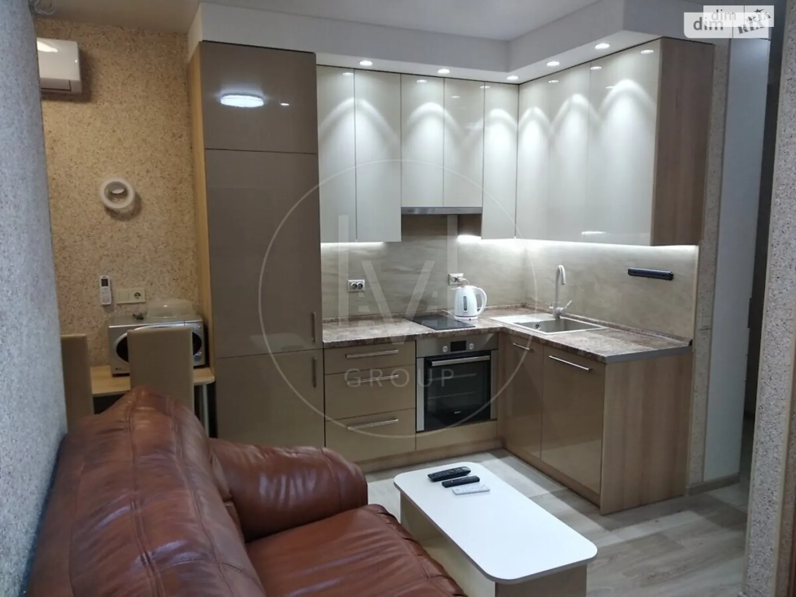 Продается 1-комнатная квартира 31 кв. м в Киеве, ул. Регенераторная, 4 корпус 1