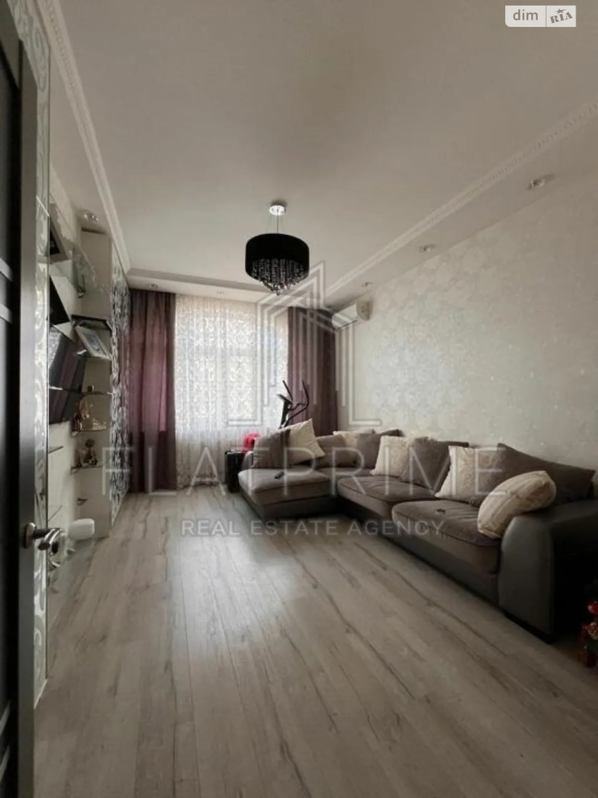 Продается 3-комнатная квартира 90 кв. м в Киеве, ул. Вячеслава Черновола, 29А
