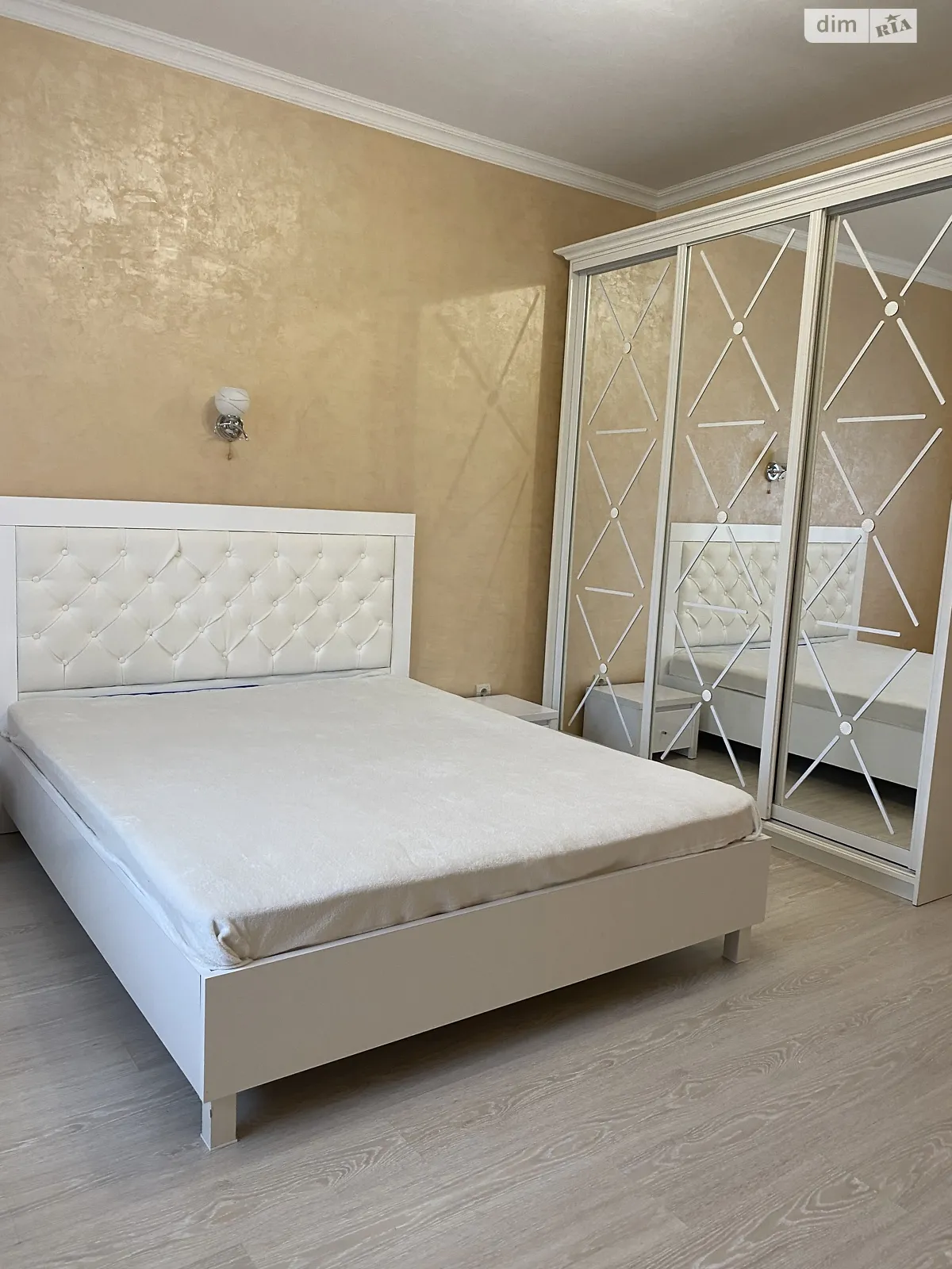 Сдается в аренду 1-комнатная квартира 45 кв. м в Ужгороде, цена: 400 $