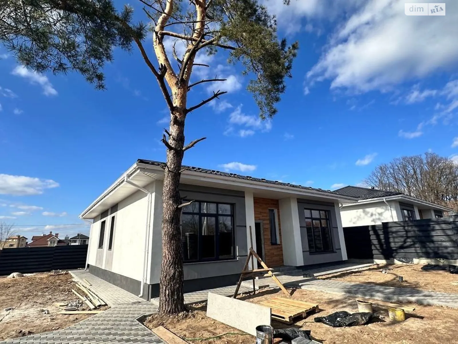 Продается одноэтажный дом 115 кв. м с садом, цена: 92000 $ - фото 1