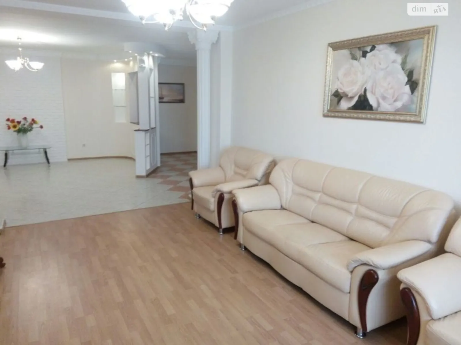 Продается 3-комнатная квартира 128 кв. м в Киеве, ул. Анны Ахматовой, 13