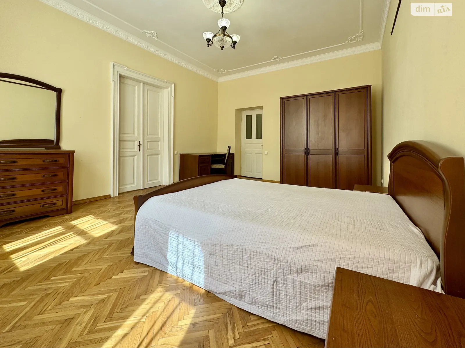 Сдается в аренду 3-комнатная квартира 108 кв. м в Львове, ул. Академика Филарета Колесси - фото 1