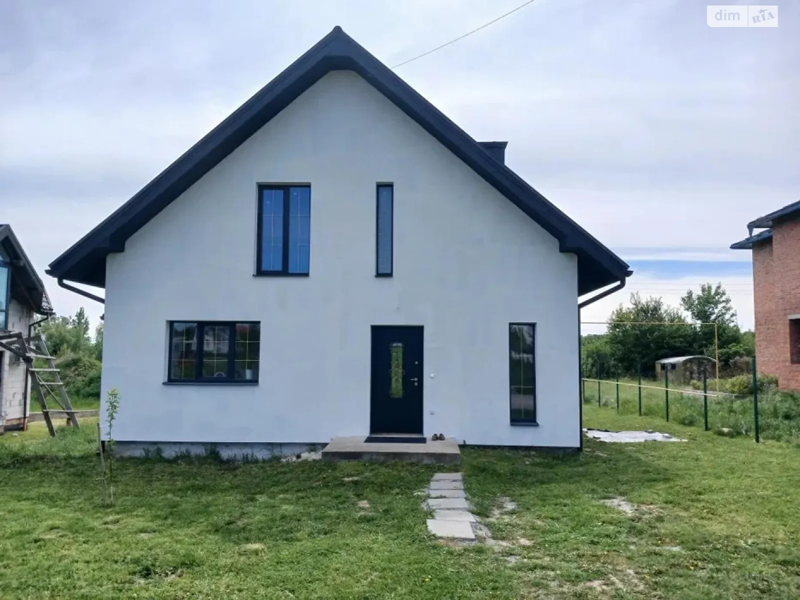 Продається будинок 2 поверховий 180 кв. м з каміном, цена: 165000 $