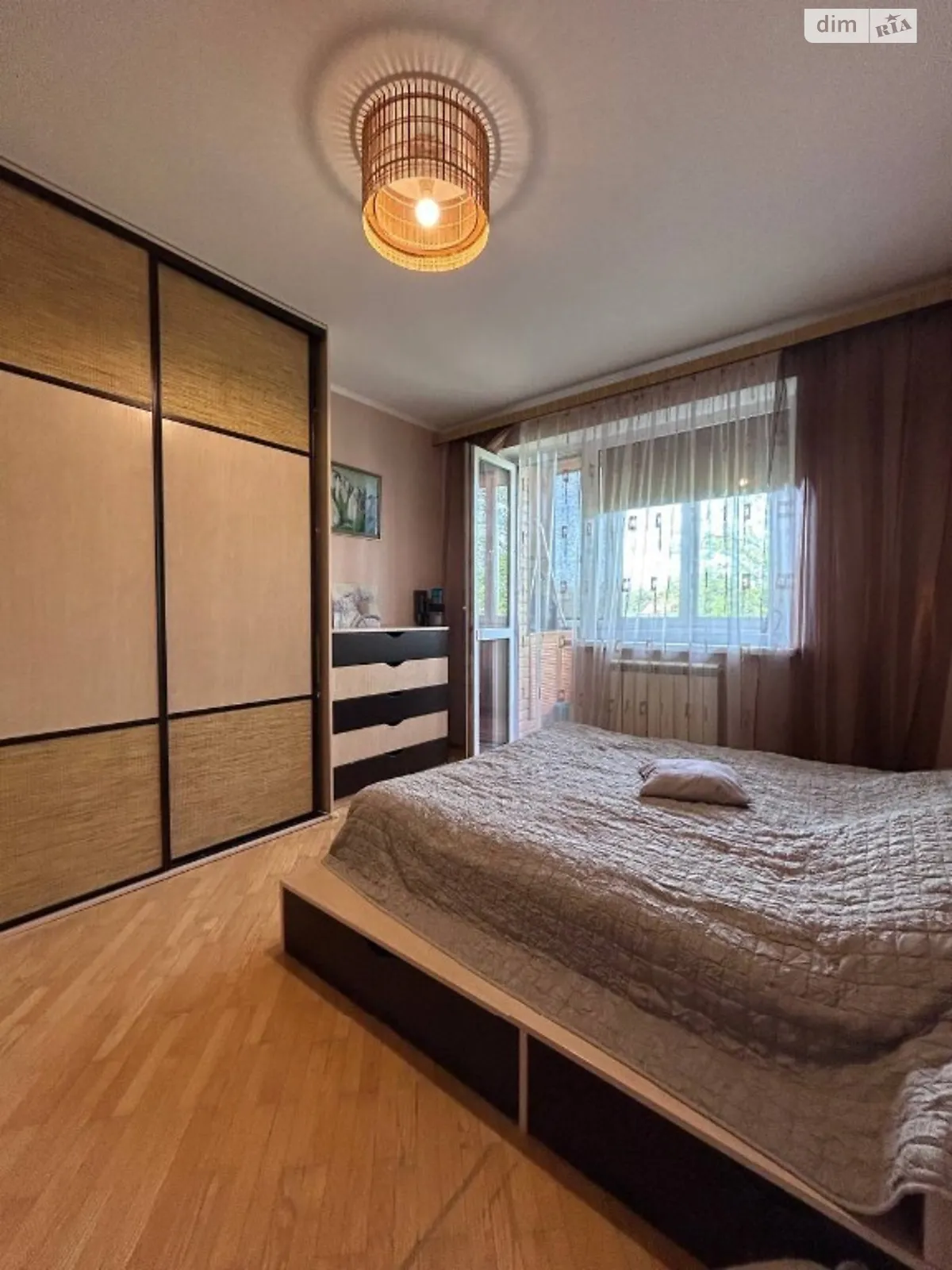 Продается 2-комнатная квартира 52 кв. м в Ирпене, ул. Троицкая, 37
