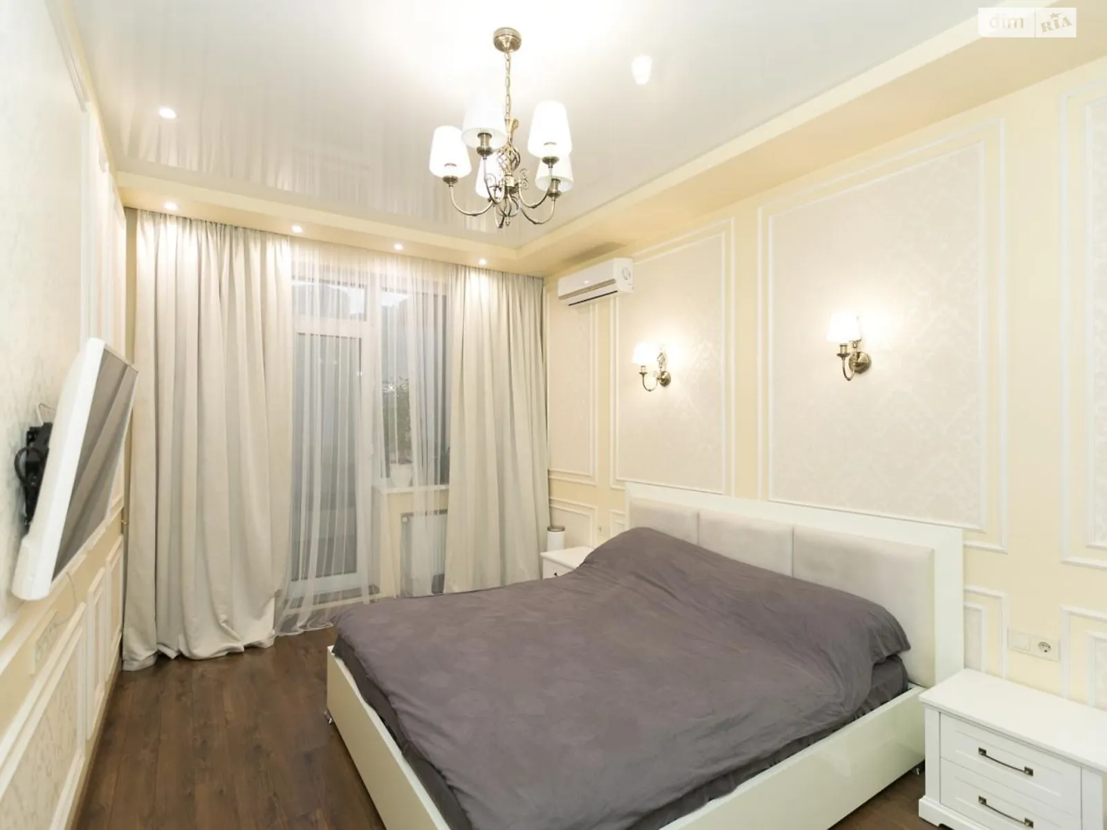 Продается 2-комнатная квартира 50 кв. м в Одессе, ул. Жемчужная, 3А