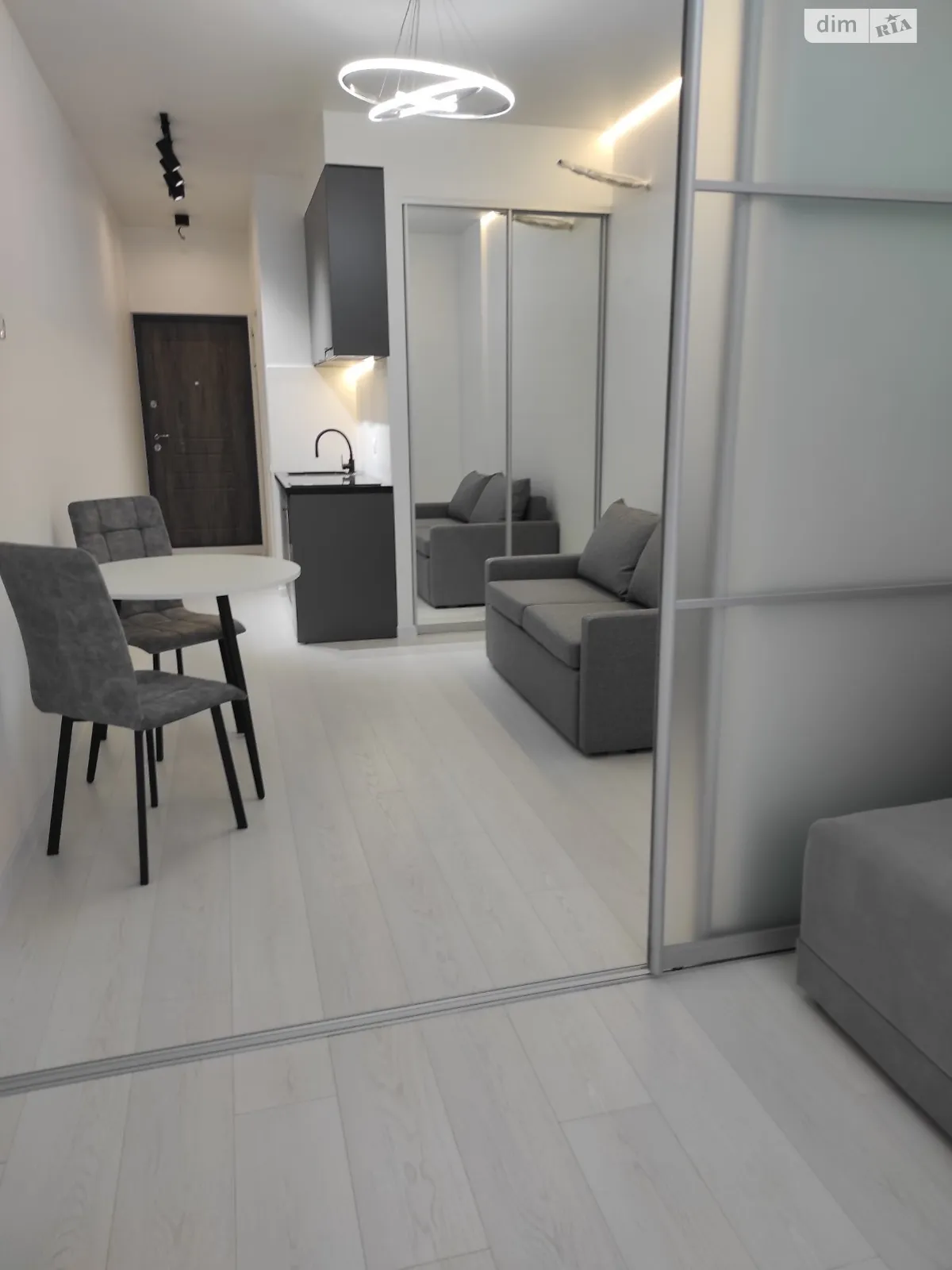 Продається 1-кімнатна квартира 48 кв. м у Одесі, вул. Генуезька, 24А - фото 1
