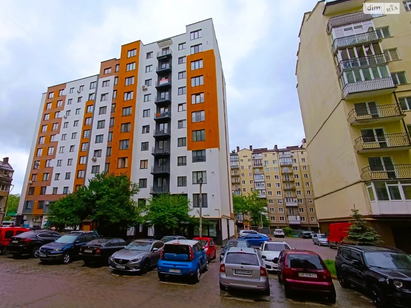 Продается 5-комнатная квартира 133.2 кв. м в Ивано-Франковске, ул. Независимости
