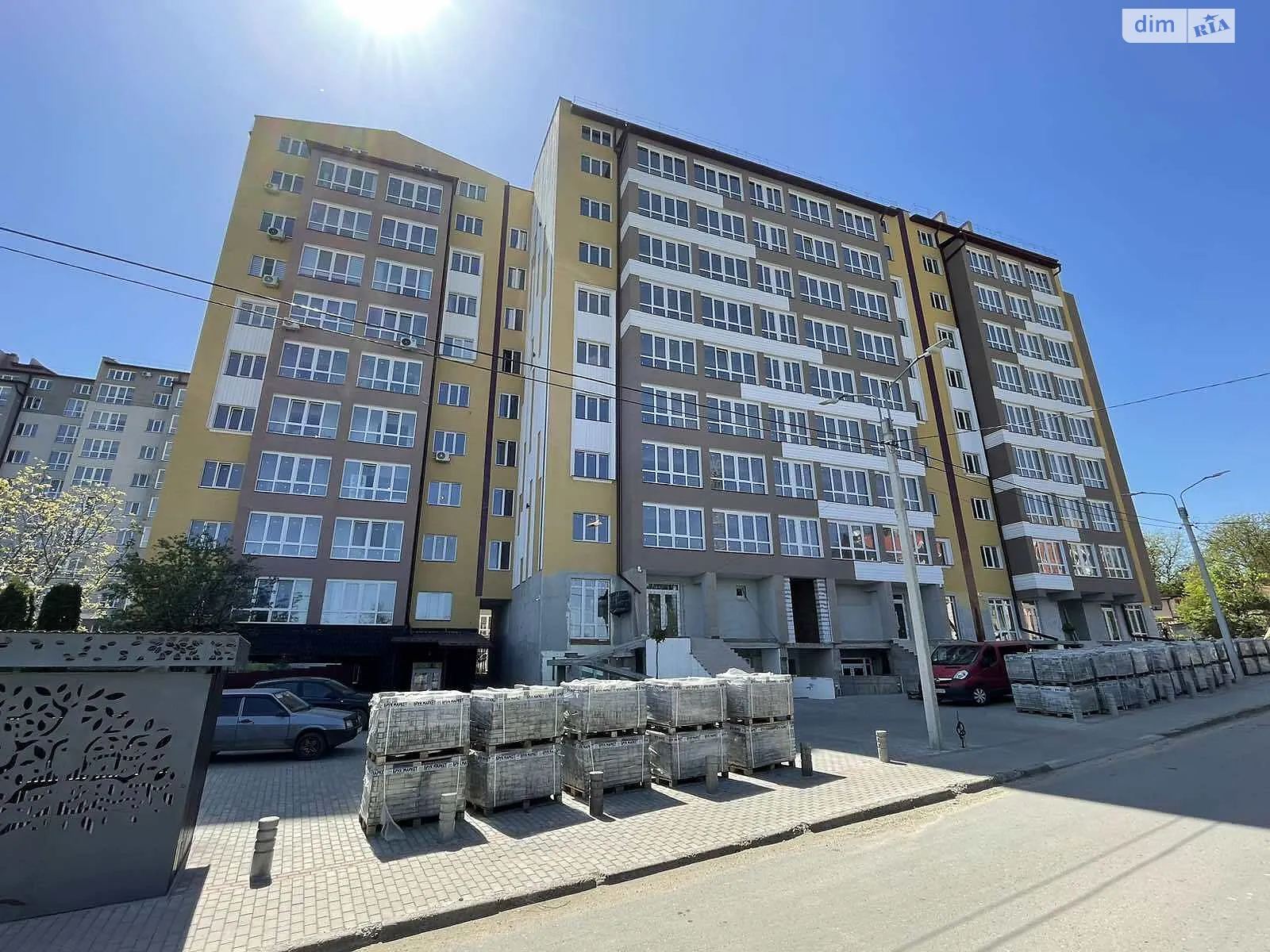 Продается 3-комнатная квартира 99.2 кв. м в Черновцах