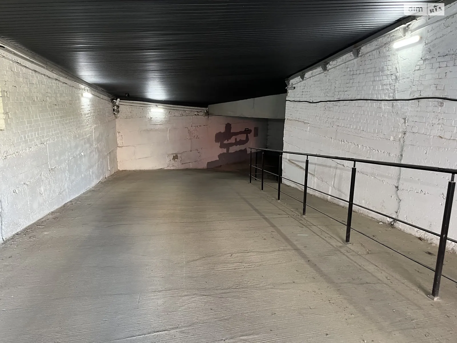 Сдается в аренду подземный паркинг под легковое авто на 12.5 кв. м - фото 4