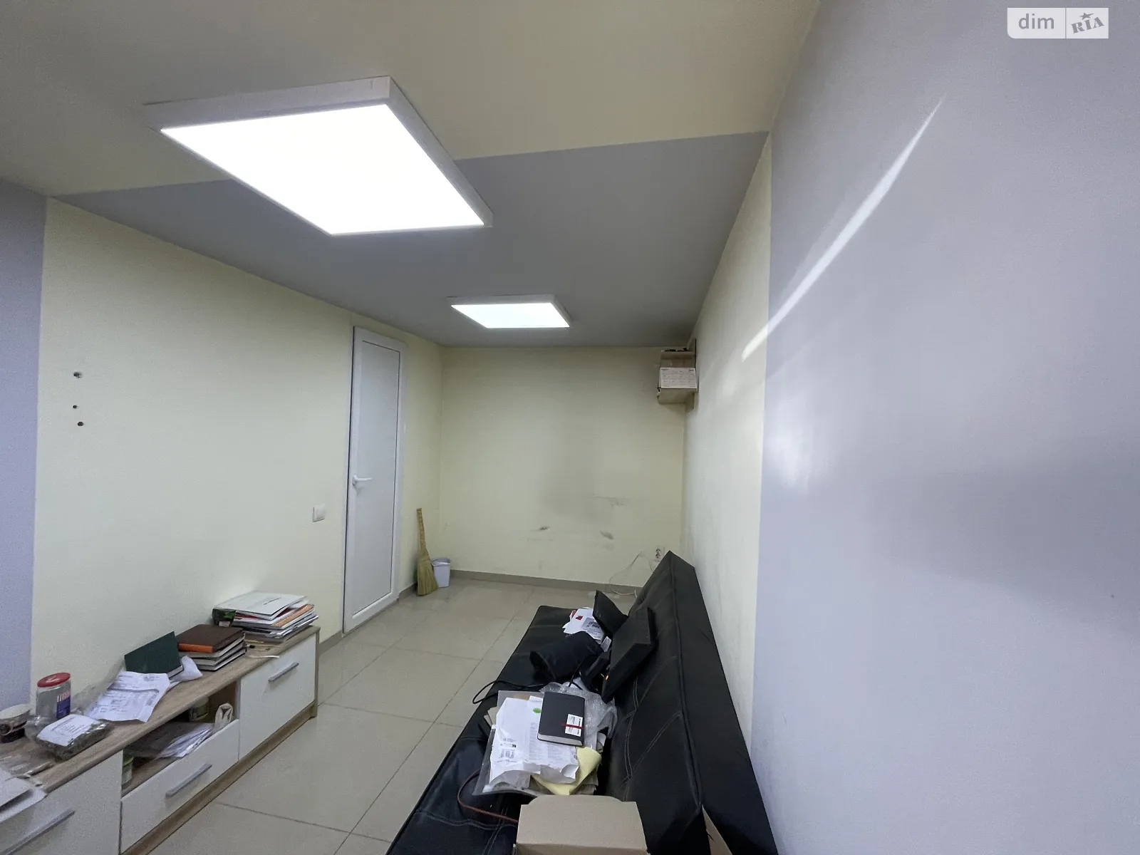 Продается помещения свободного назначения 26 кв. м в 11-этажном здании, цена: 12000 $ - фото 1