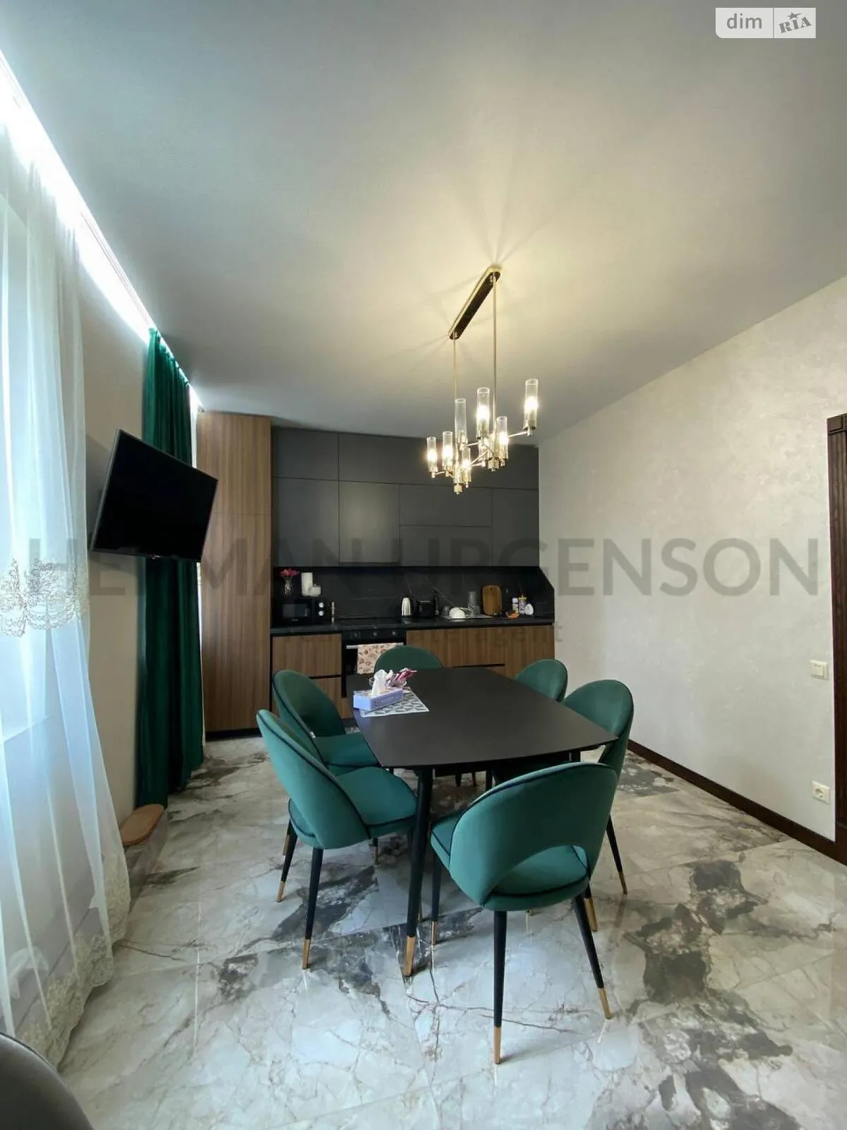 Продается 1-комнатная квартира 47 кв. м в Ужгороде - фото 2