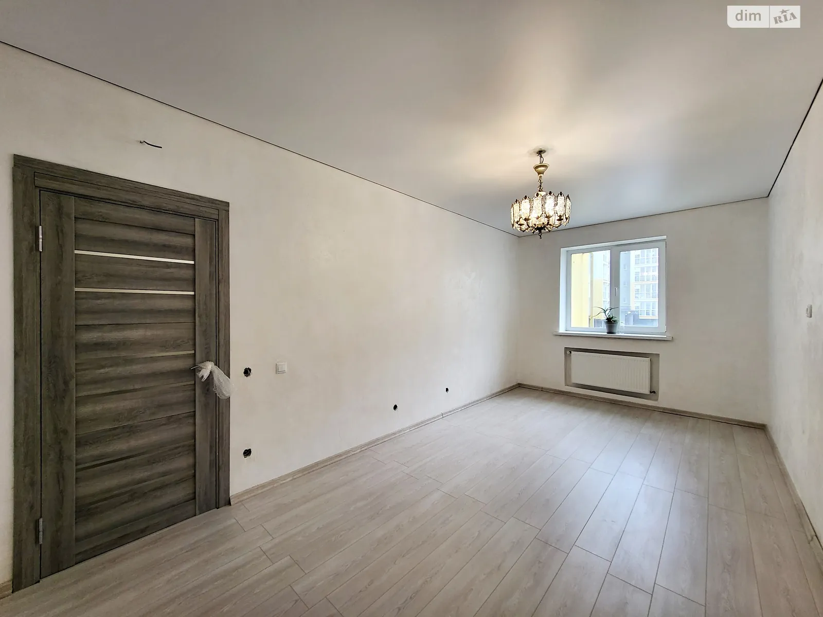 Продается 1-комнатная квартира 38 кв. м в Зарванцах, ул. Одесская - фото 1