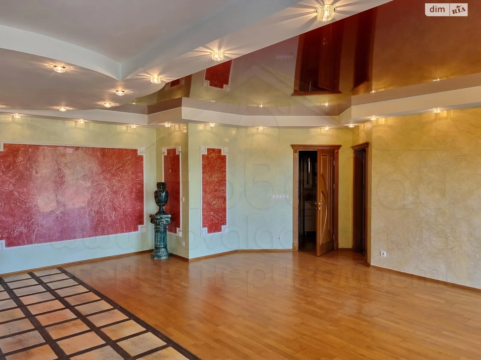 Продается 3-комнатная квартира 104 кв. м в Чернигове, ул. Шевченко