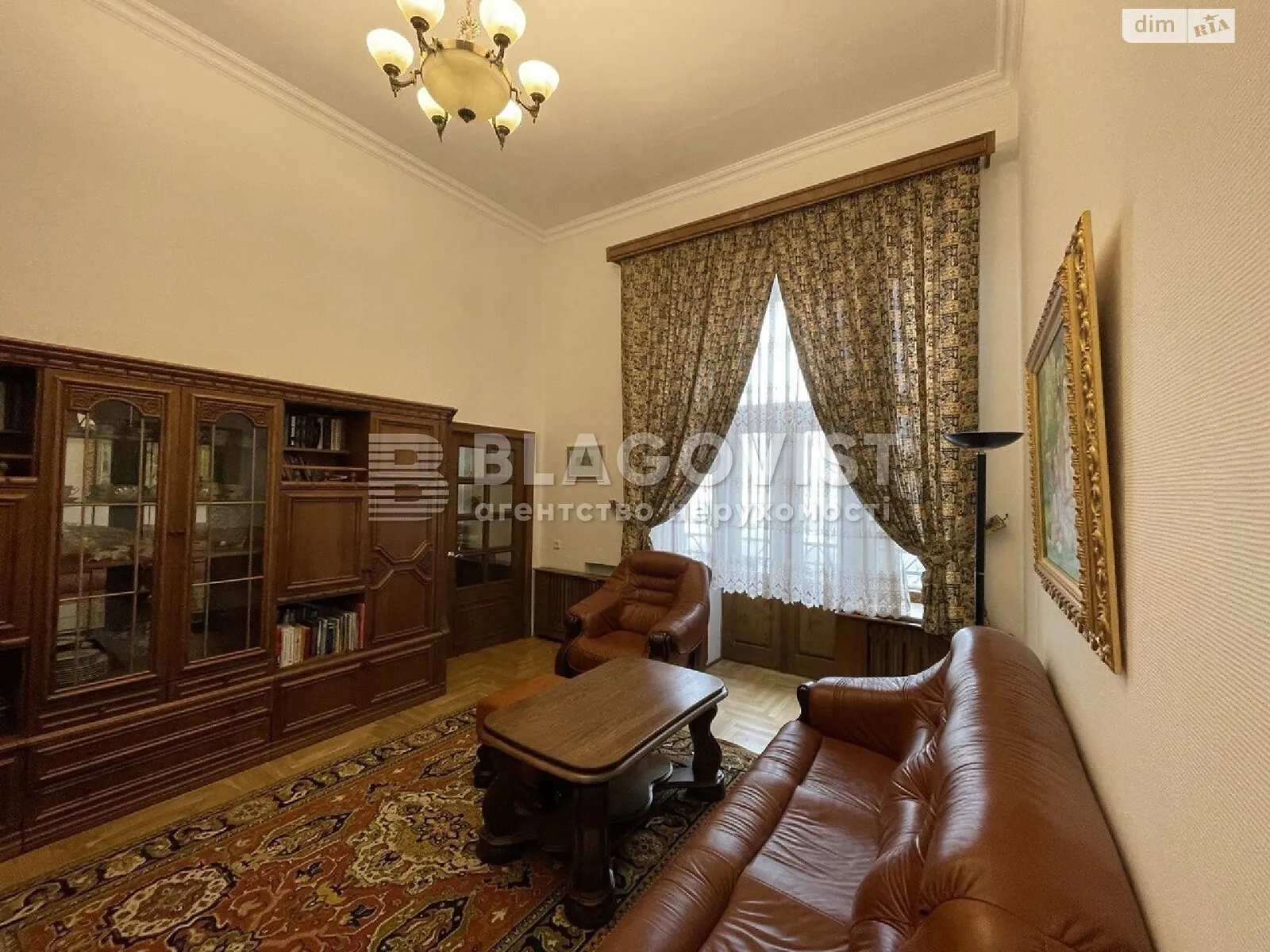 Продается 3-комнатная квартира 97 кв. м в Киеве, ул. Большая Житомирская, 8А