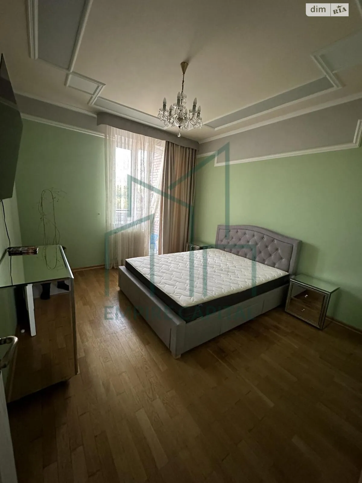 Продается 3-комнатная квартира 100 кв. м в Львове