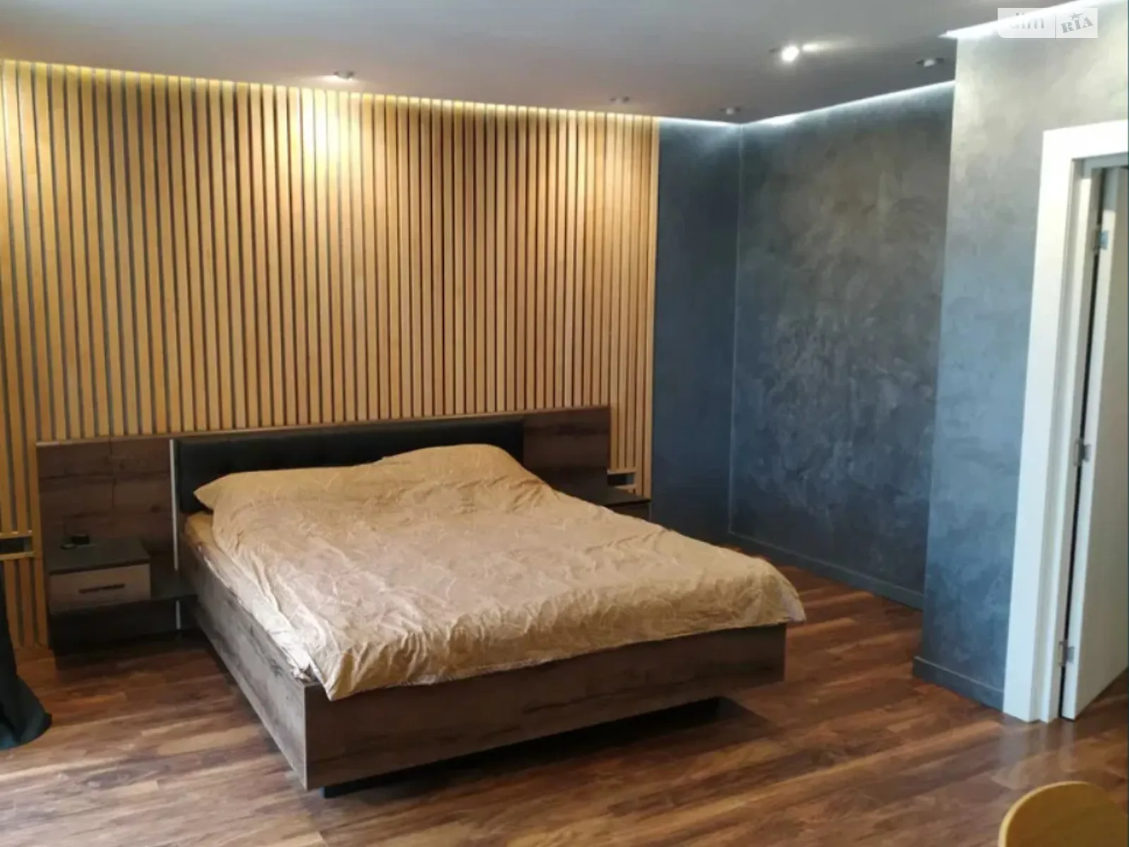 Продается 1-комнатная квартира 39 кв. м в Киеве, цена: 78000 $