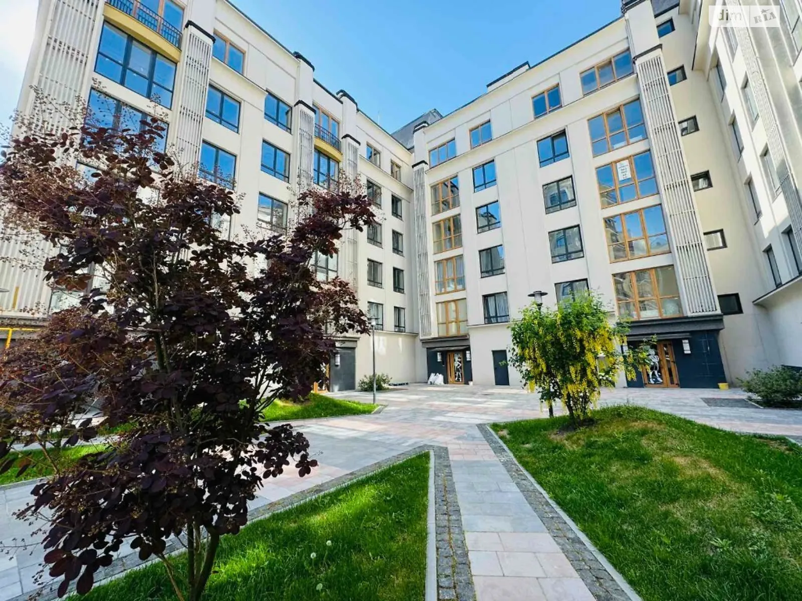 Продается 1-комнатная квартира 37 кв. м в Ирпене, ул. Николая Сингаевского(Новооскольская), 2