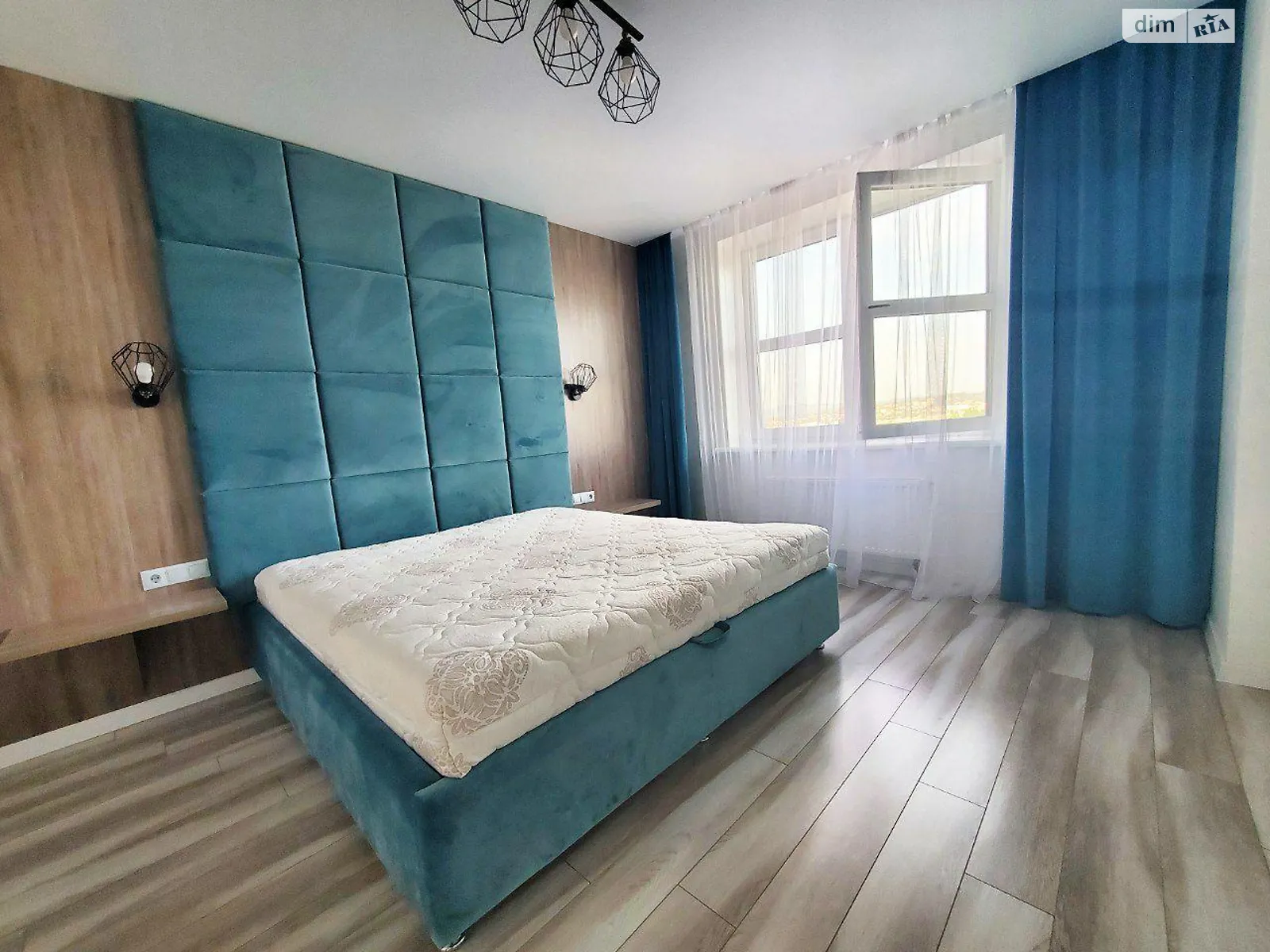 Сдается в аренду 2-комнатная квартира 65 кв. м в Черновцах, цена: 600 $