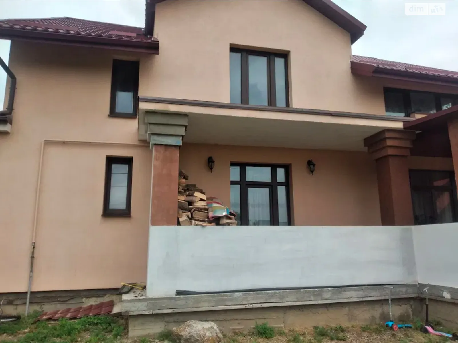 Продается дом на 2 этажа 280 кв. м с гаражом, цена: 210000 $ - фото 1