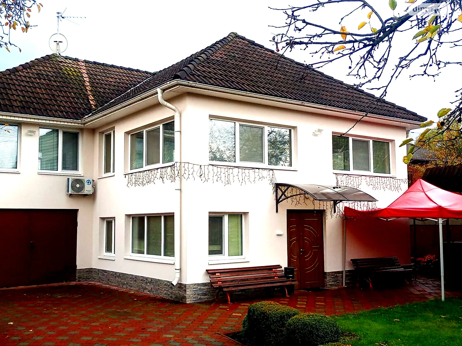 Сдается в аренду дом на 2 этажа 170 кв. м с гаражом, цена: 1600 $ - фото 1