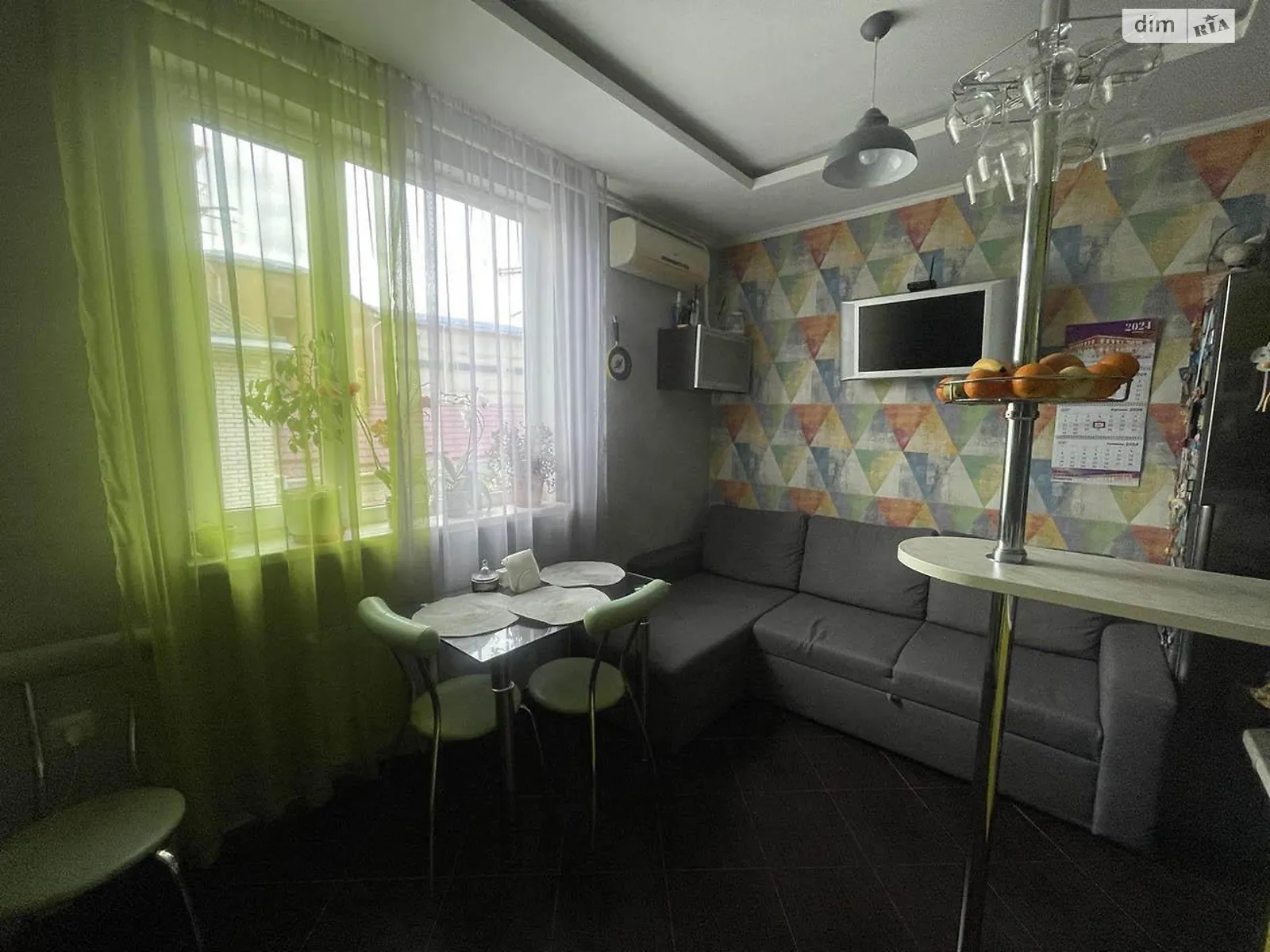 Продается 1-комнатная квартира 38 кв. м в Бородянке - фото 2