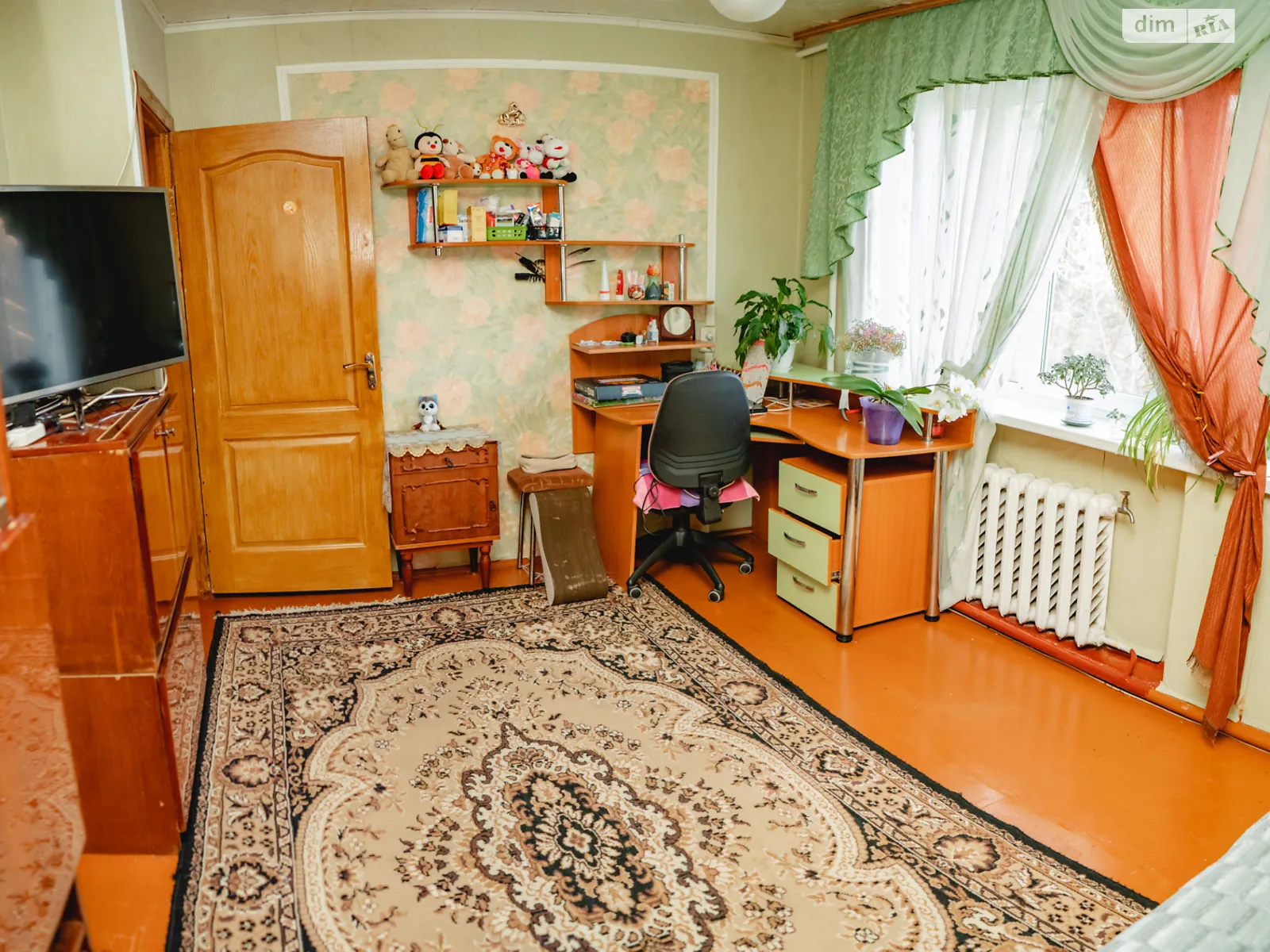 Продається 2-кімнатна квартира 48.9 кв. м у Горішніх плавнях, вул. Озерна