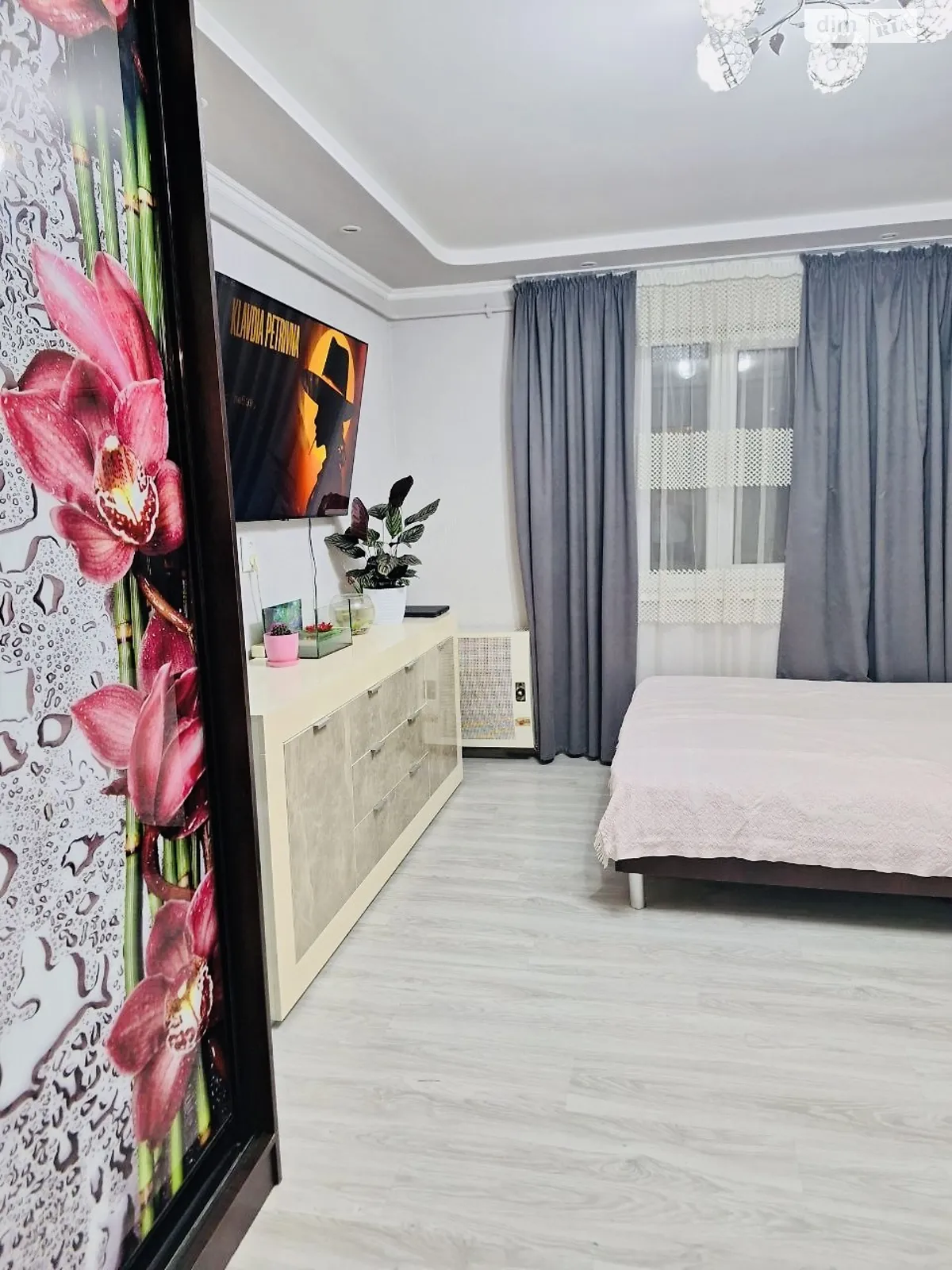 Продается 1-комнатная квартира 30.6 кв. м в Черновцах, цена: 33000 $
