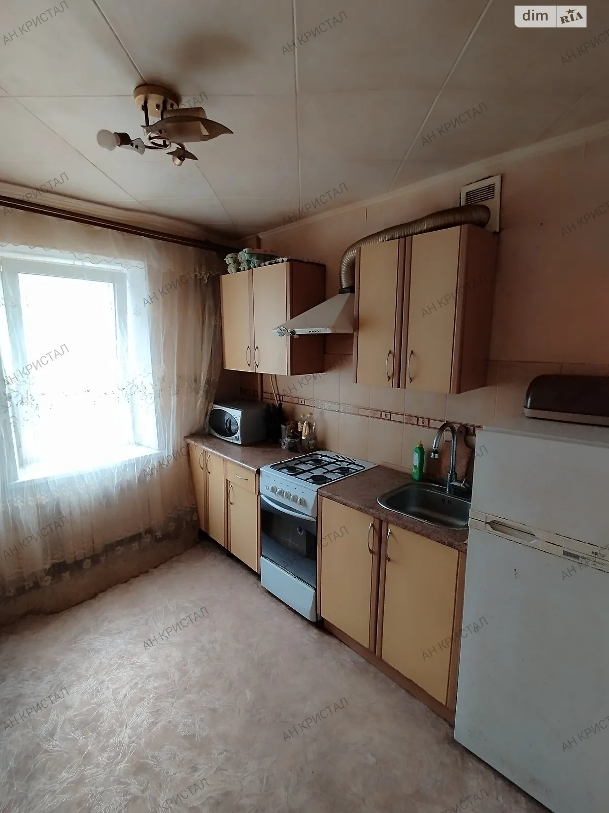 Продается 1-комнатная квартира 40 кв. м в Черноморске, ул. Виталия Шума - фото 1