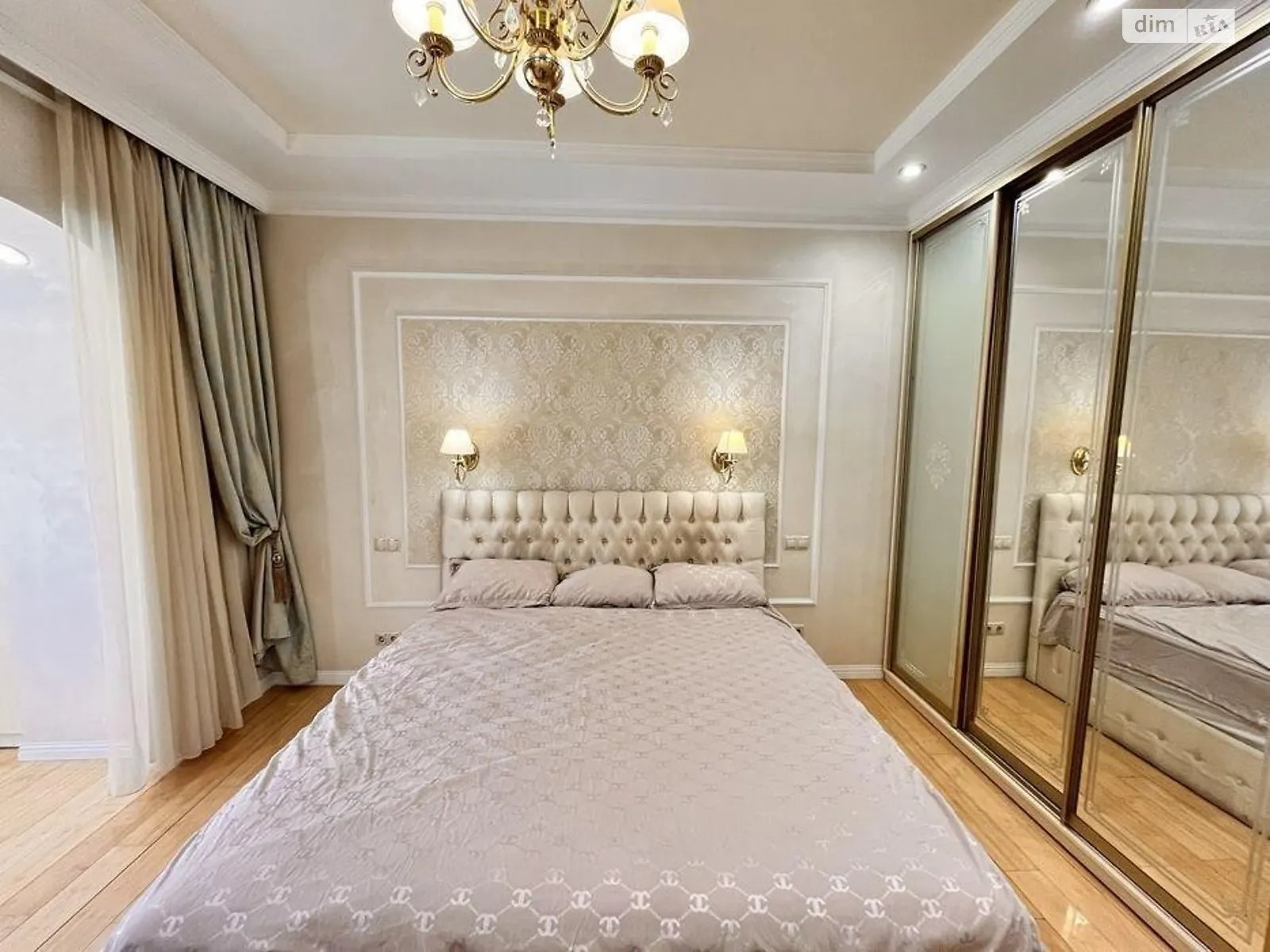 Продается 2-комнатная квартира 80 кв. м в Киеве, ул. Вячеслава Черновола, 25