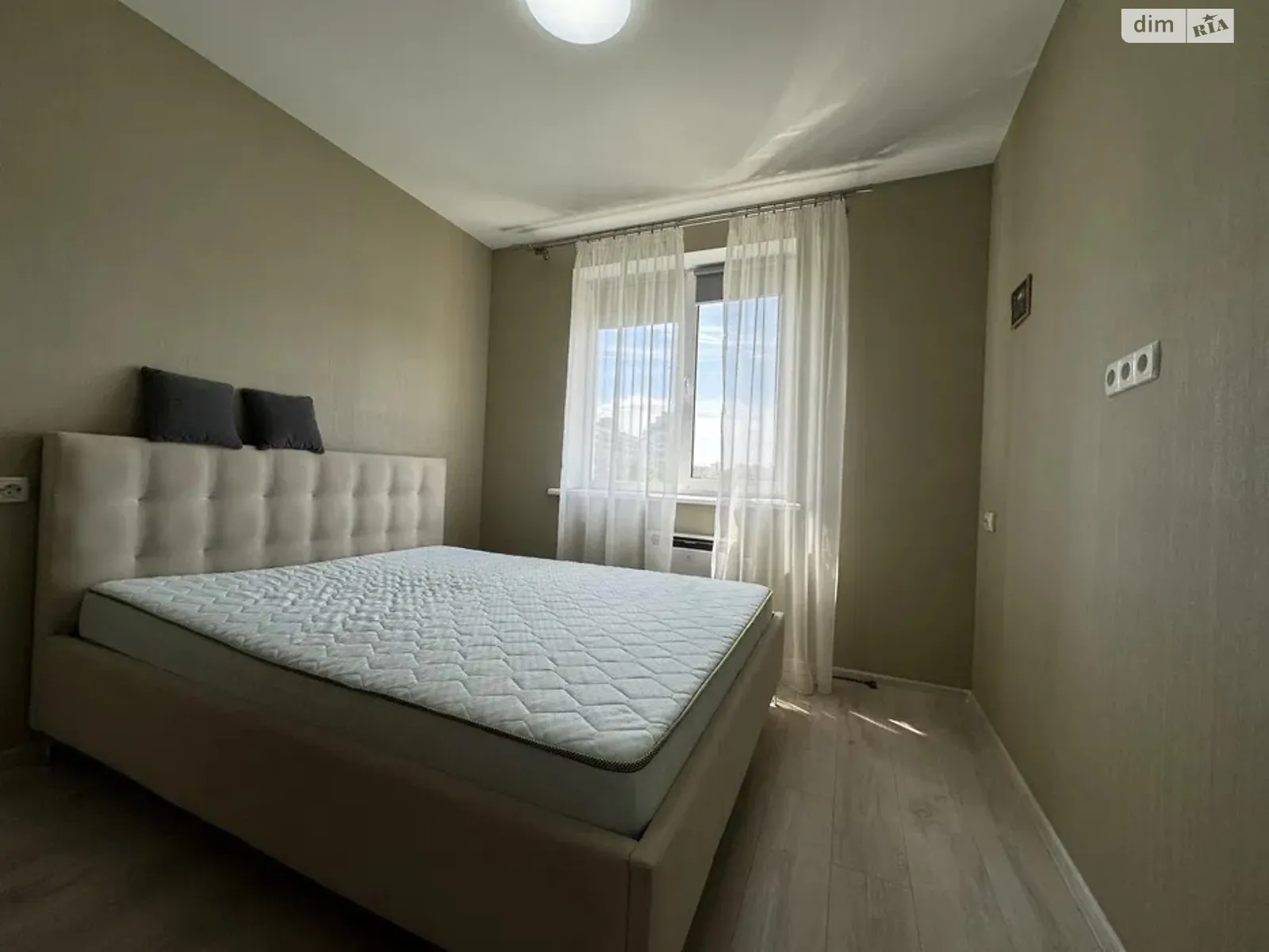 Продается 2-комнатная квартира 47 кв. м в Днепре, ул. Мандрыковская, 136