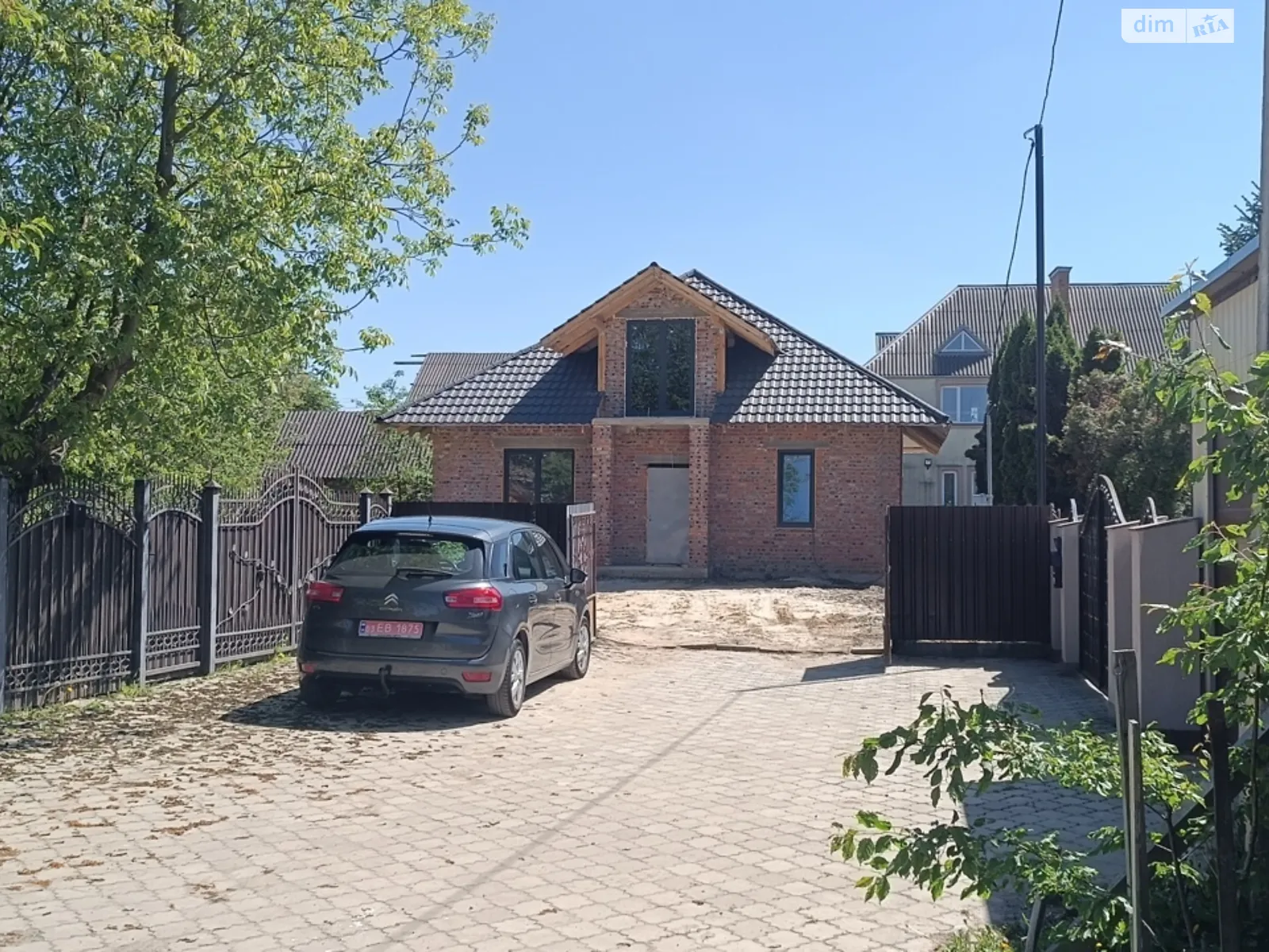 Продається будинок 2 поверховий 125 кв. м з гаражем, цена: 75000 $