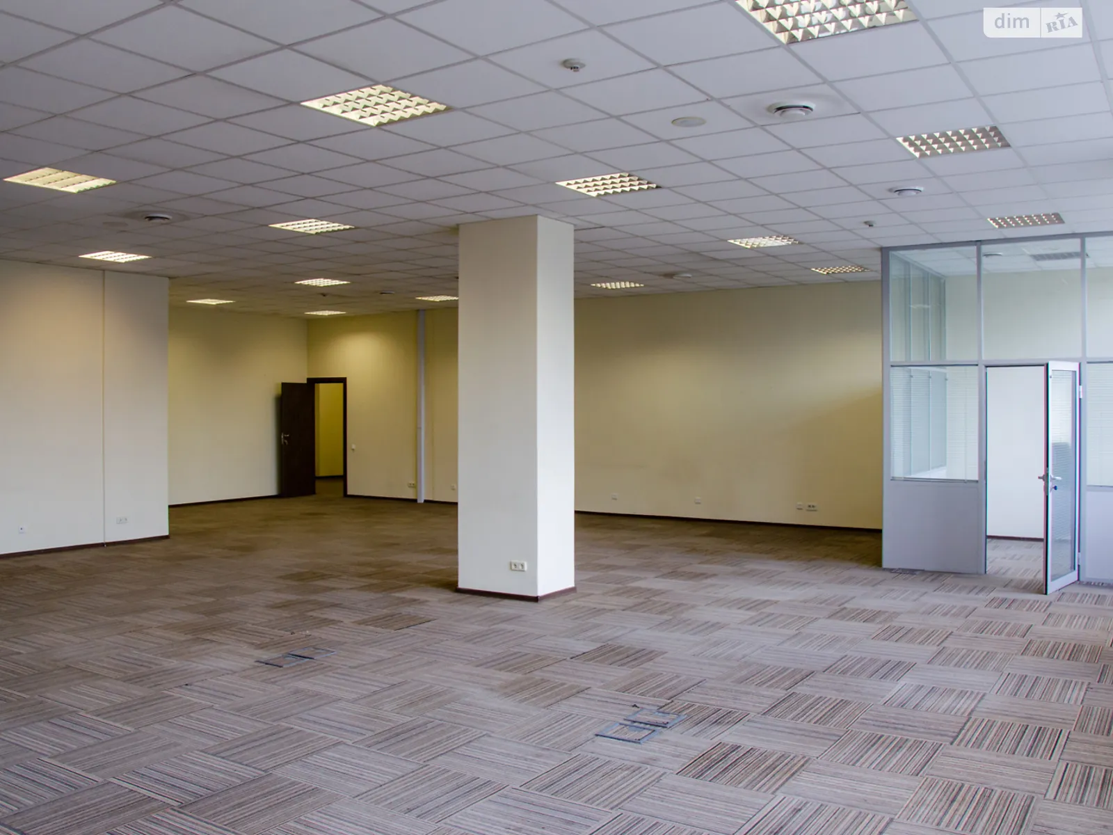 Сдается в аренду офис 476 кв. м в бизнес-центре, цена: 4760 $ - фото 1