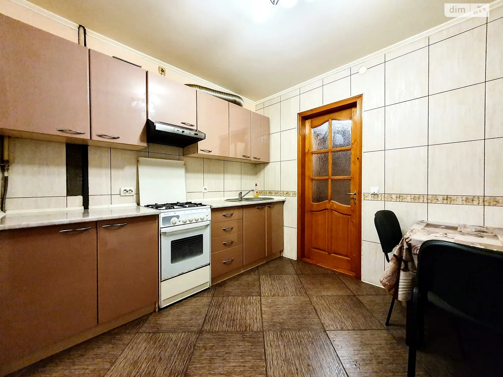 Сдается в аренду 2-комнатная квартира 65 кв. м в Черновцах, цена: 250 $ - фото 1