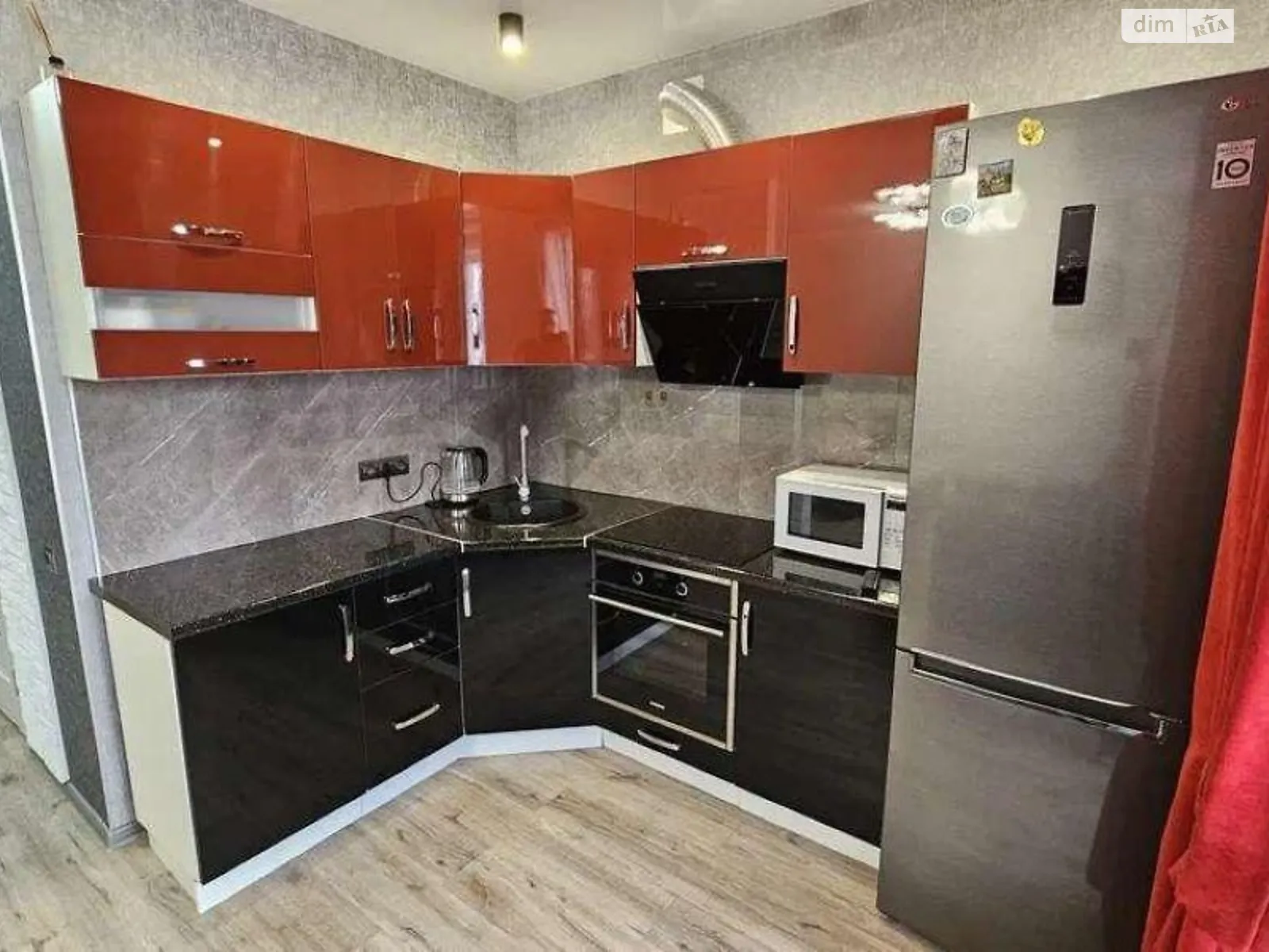 Продается 1-комнатная квартира 32 кв. м в Харькове, цена: 24000 $