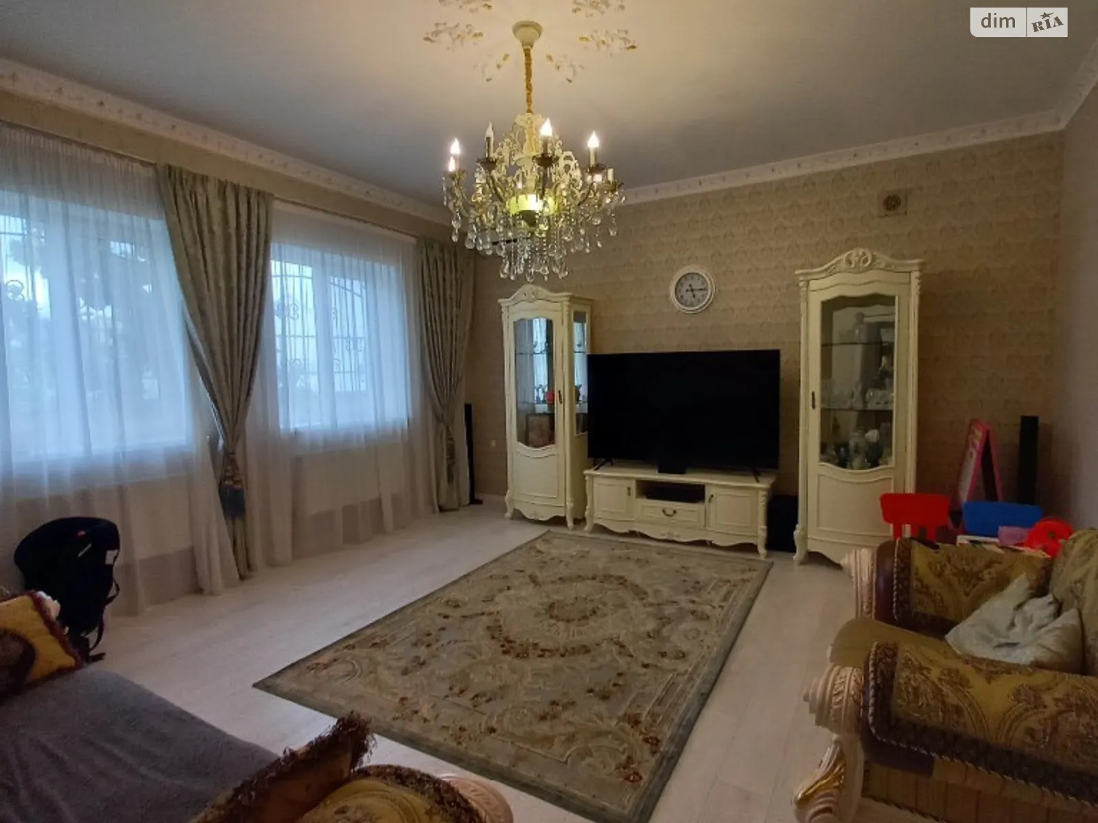 Продается дом на 2 этажа 180 кв. м с камином, цена: 165000 $ - фото 1