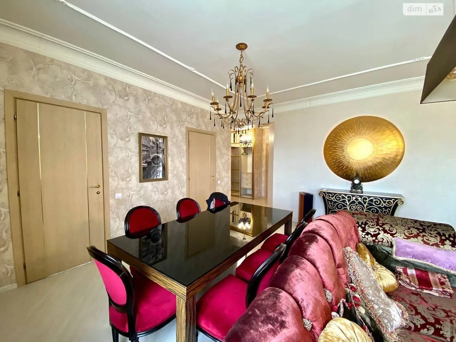 Продается 3-комнатная квартира 130 кв. м в Хмельницком, ул. Пилипчука Владимира, 61