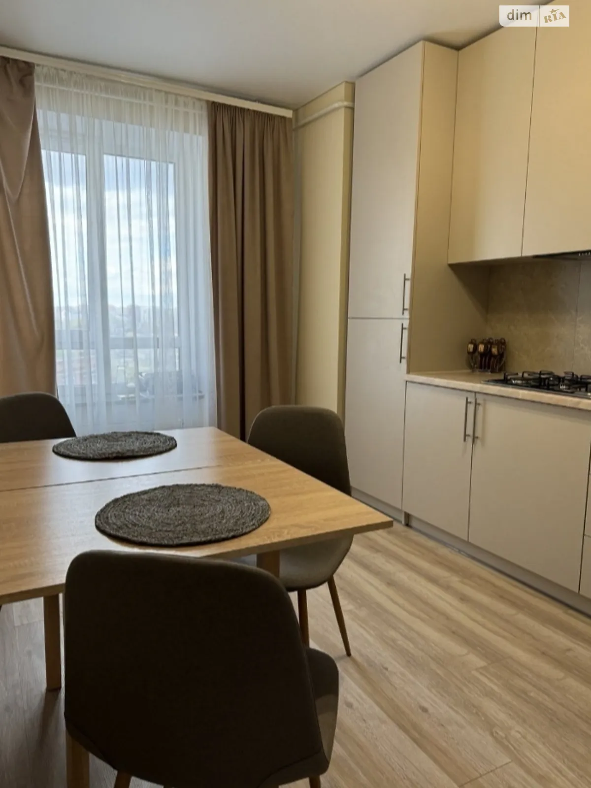 2-комнатная квартира 56 кв. м в Луцке, цена: 16000 грн