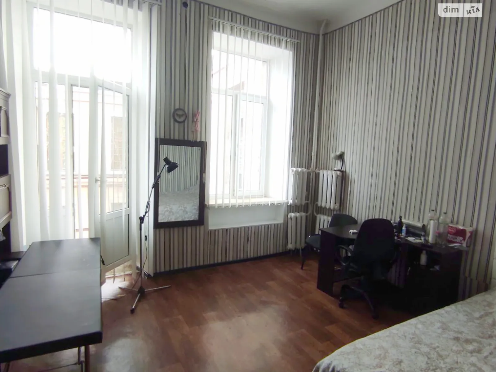 Продается 4-комнатная квартира 108 кв. м в Одессе, ул. Успенская - фото 1