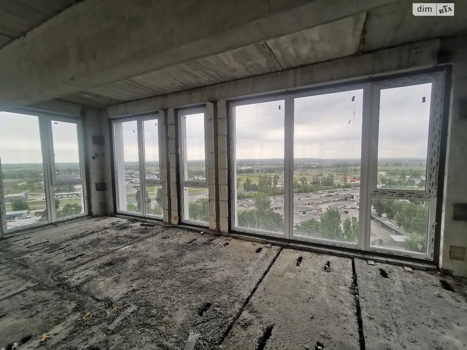 Продается 3-комнатная квартира 74 кв. м в Днепре - фото 1