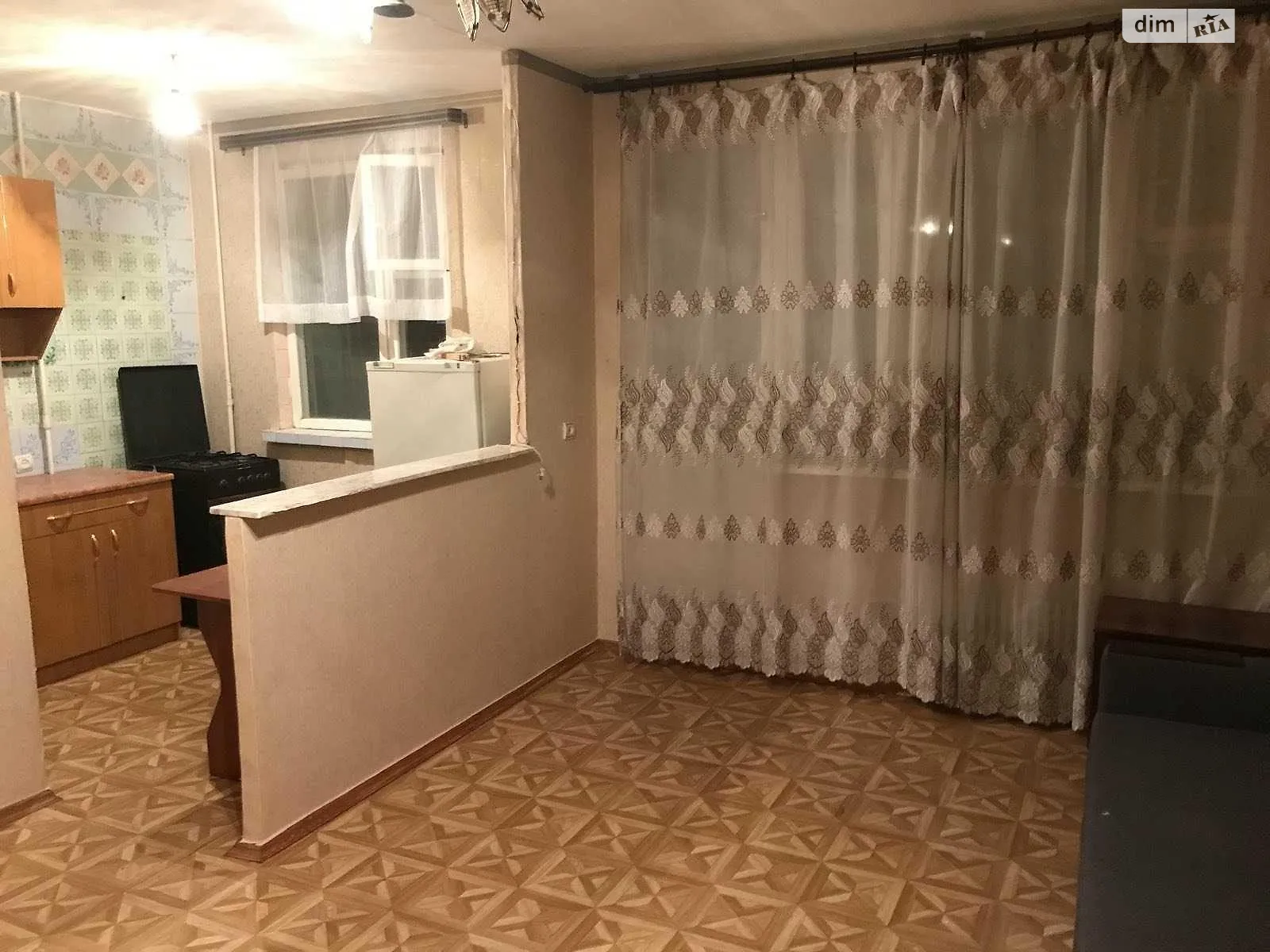 Продается 1-комнатная квартира 37 кв. м в Харькове, цена: 18000 $