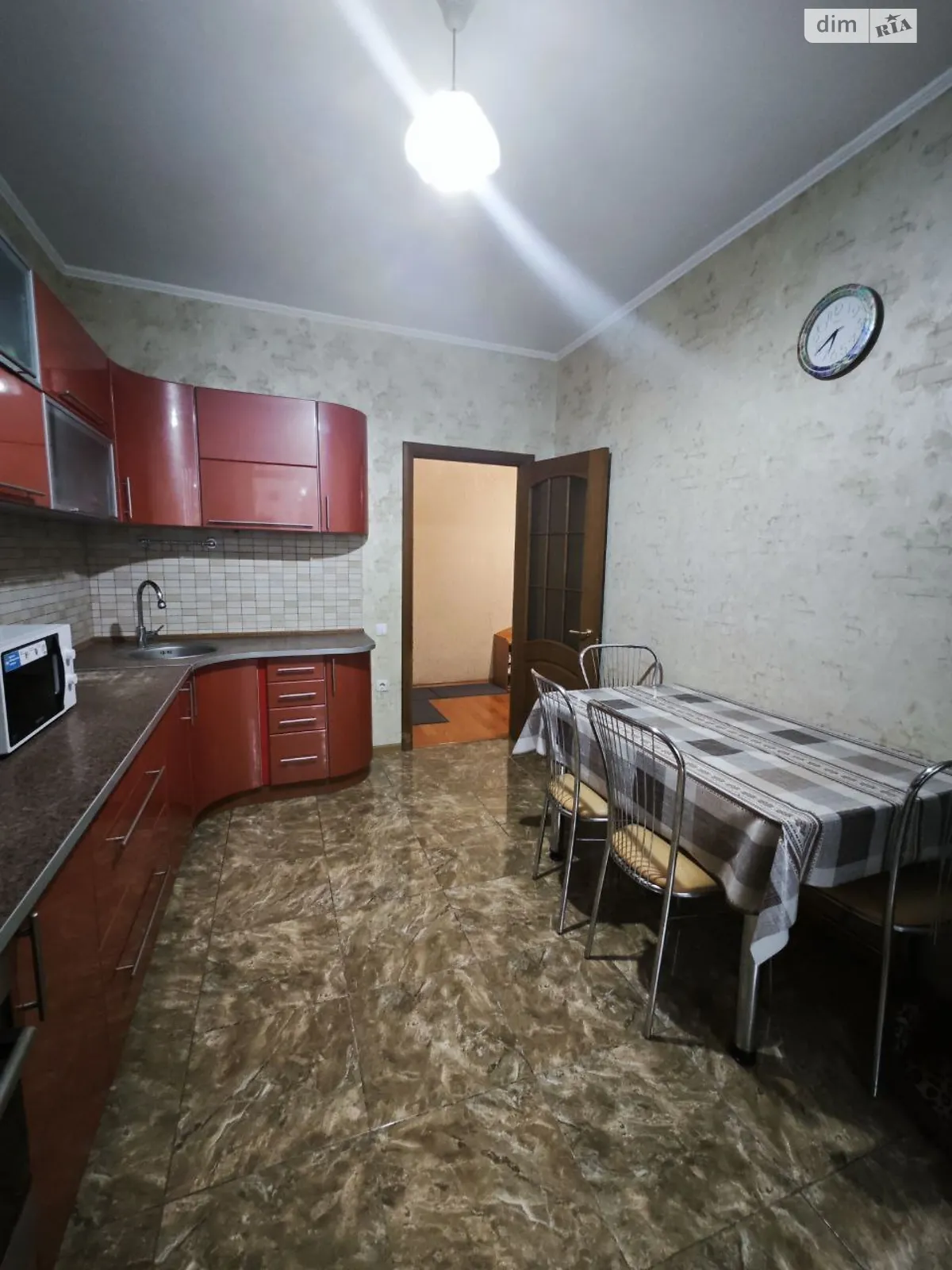 Продается 3-комнатная квартира 84 кв. м в Одессе, ул. Академика Заболотного