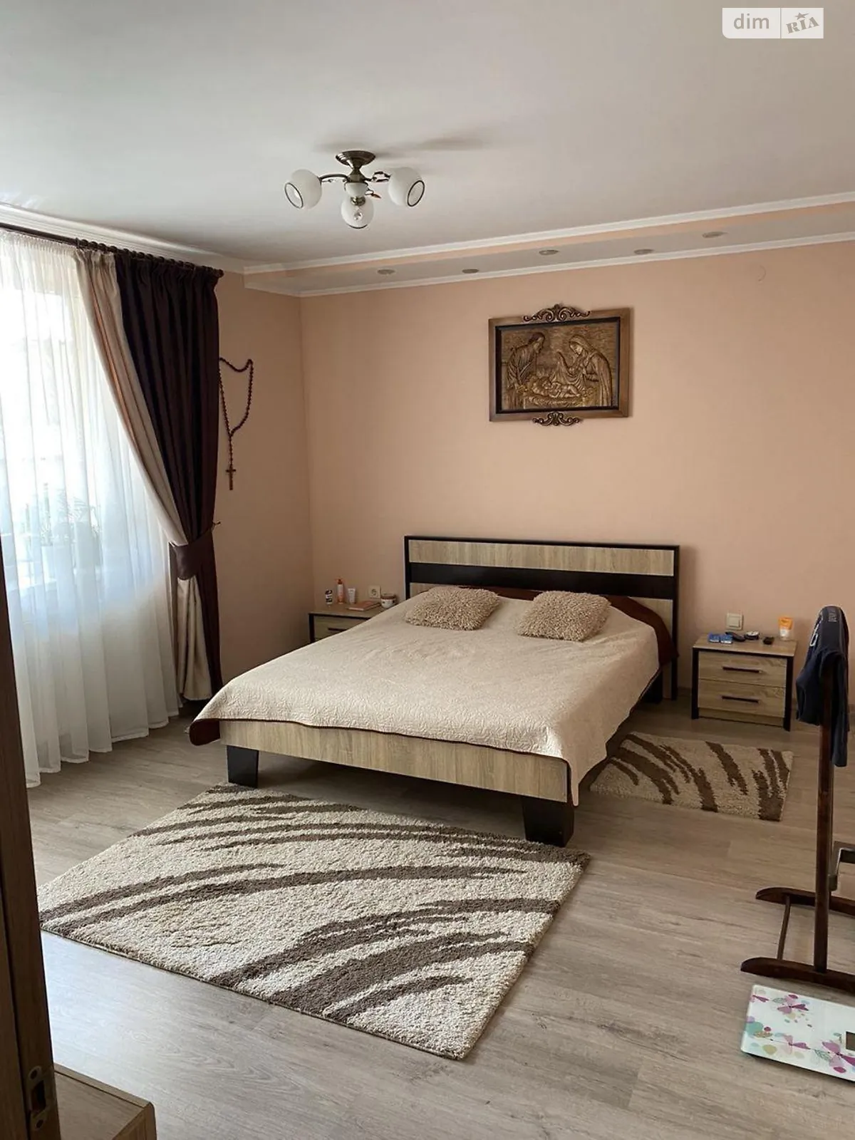 Продается 2-комнатная квартира 62 кв. м в Ужгороде